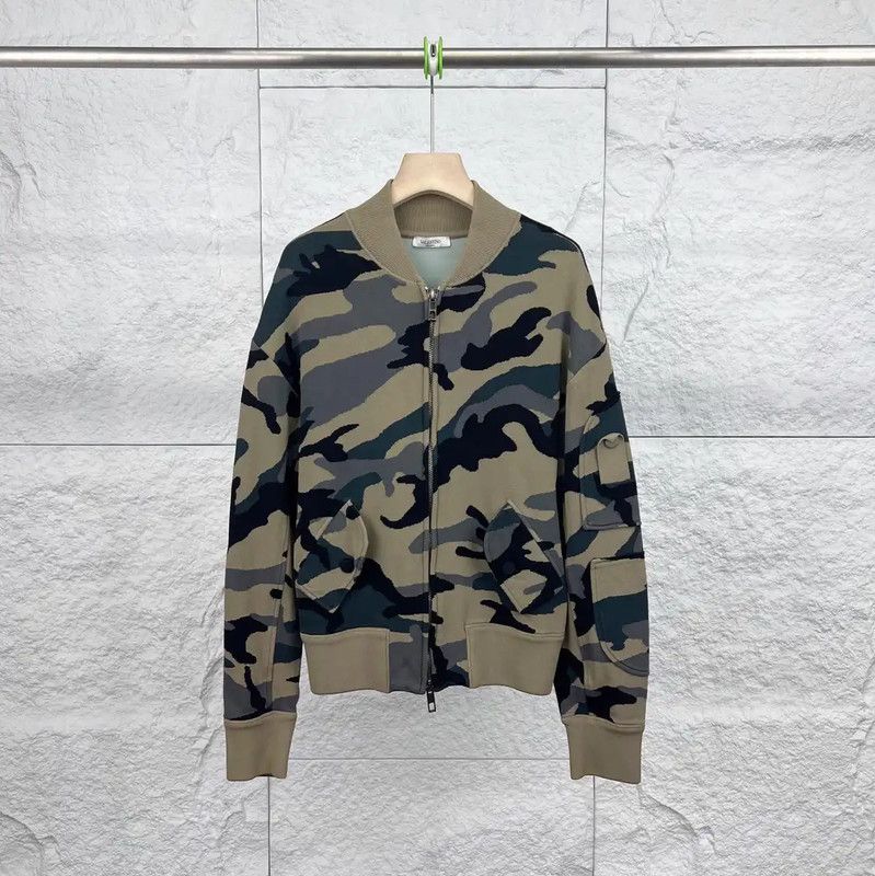Valentino Valentino Camouflage Zip-Up Jacket for Men 0089 Size US S / EU 44-46 / 1 - 1 Thumbnail