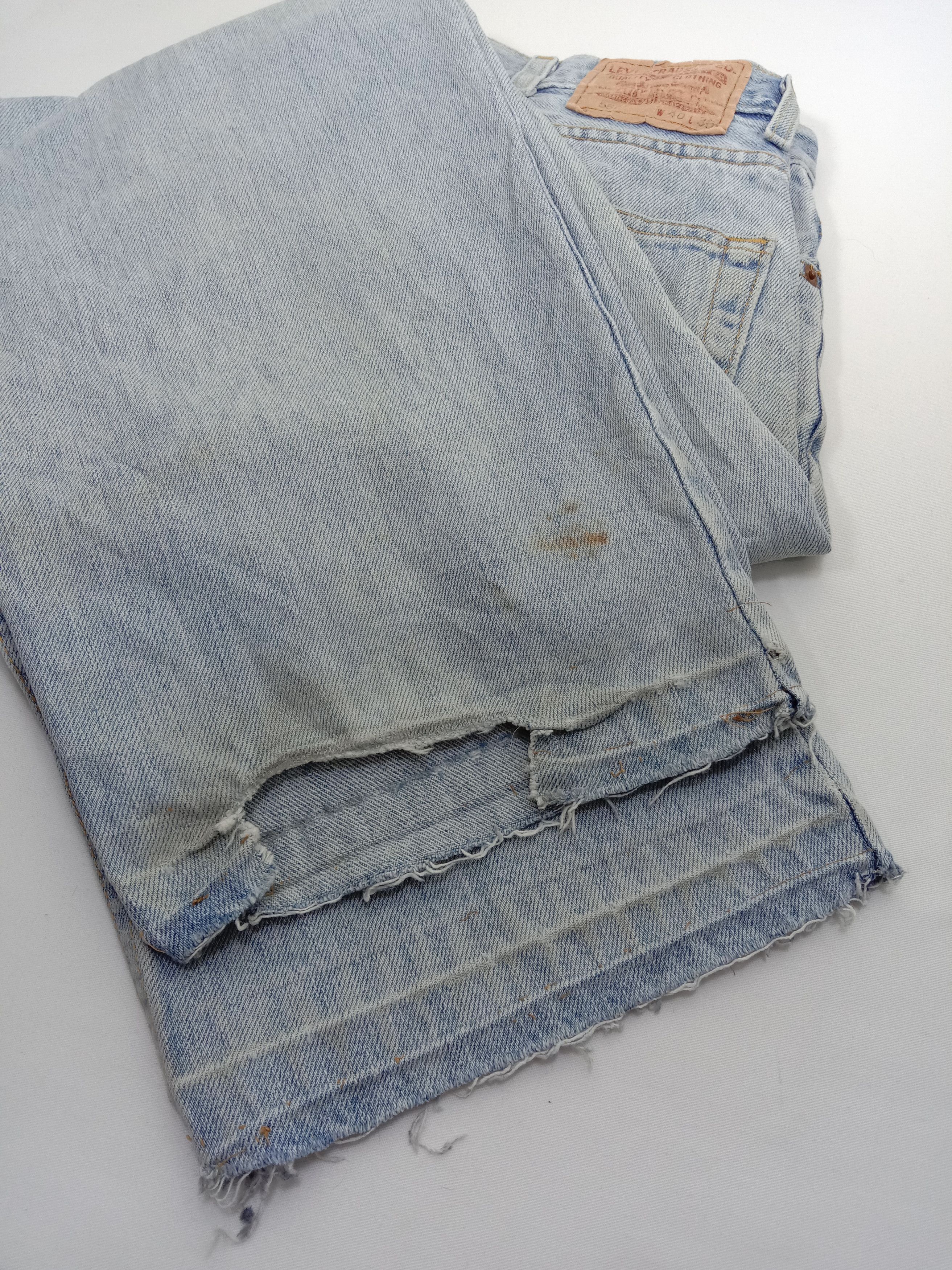 Levi's Vintage Levi's 550 Jeans Light Wash Relaxed Fit Denim Size US 39 - 15 Thumbnail