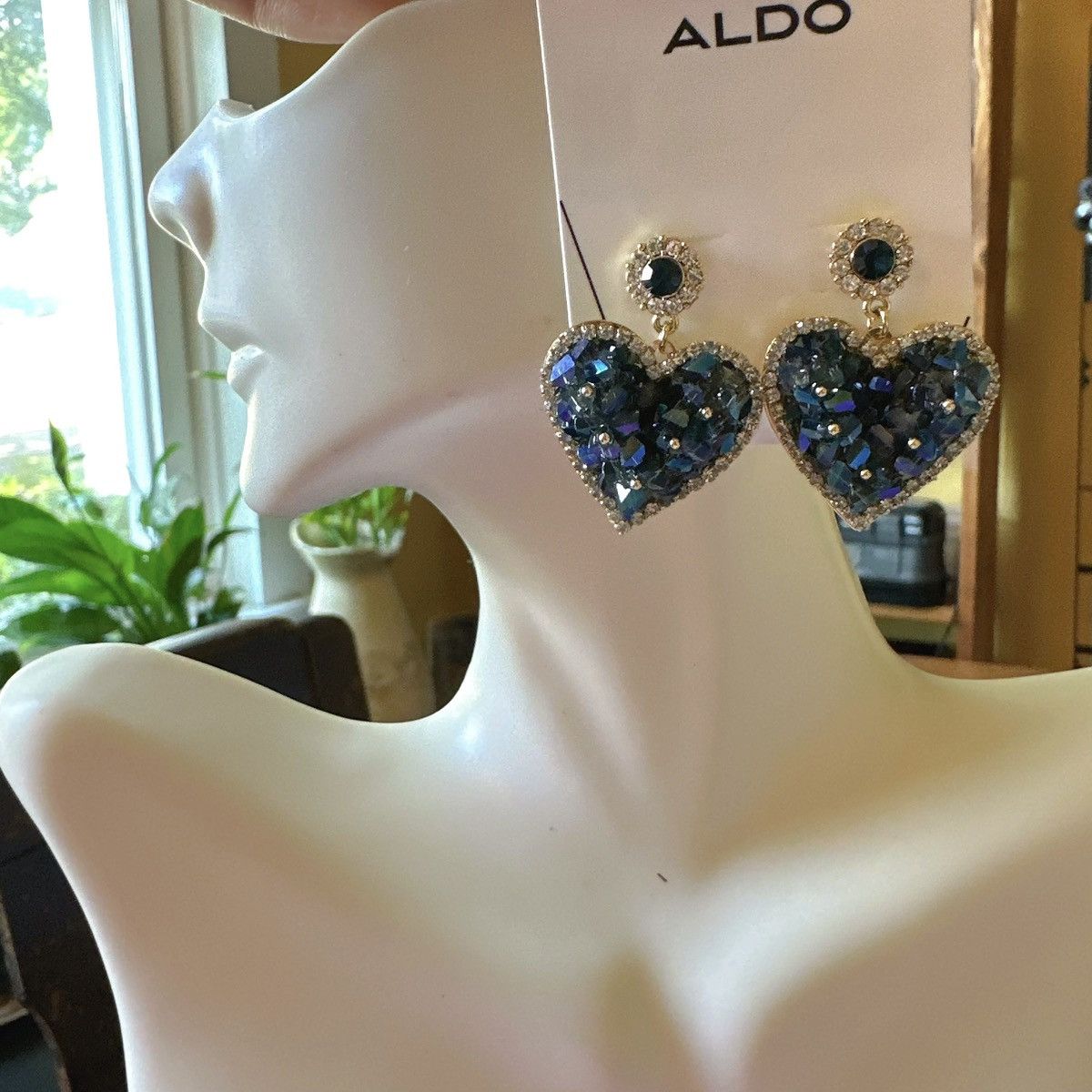 Aldo Aldo earrings crystals piled blue hearts gold tone embroid Size ONE SIZE - 8 Thumbnail