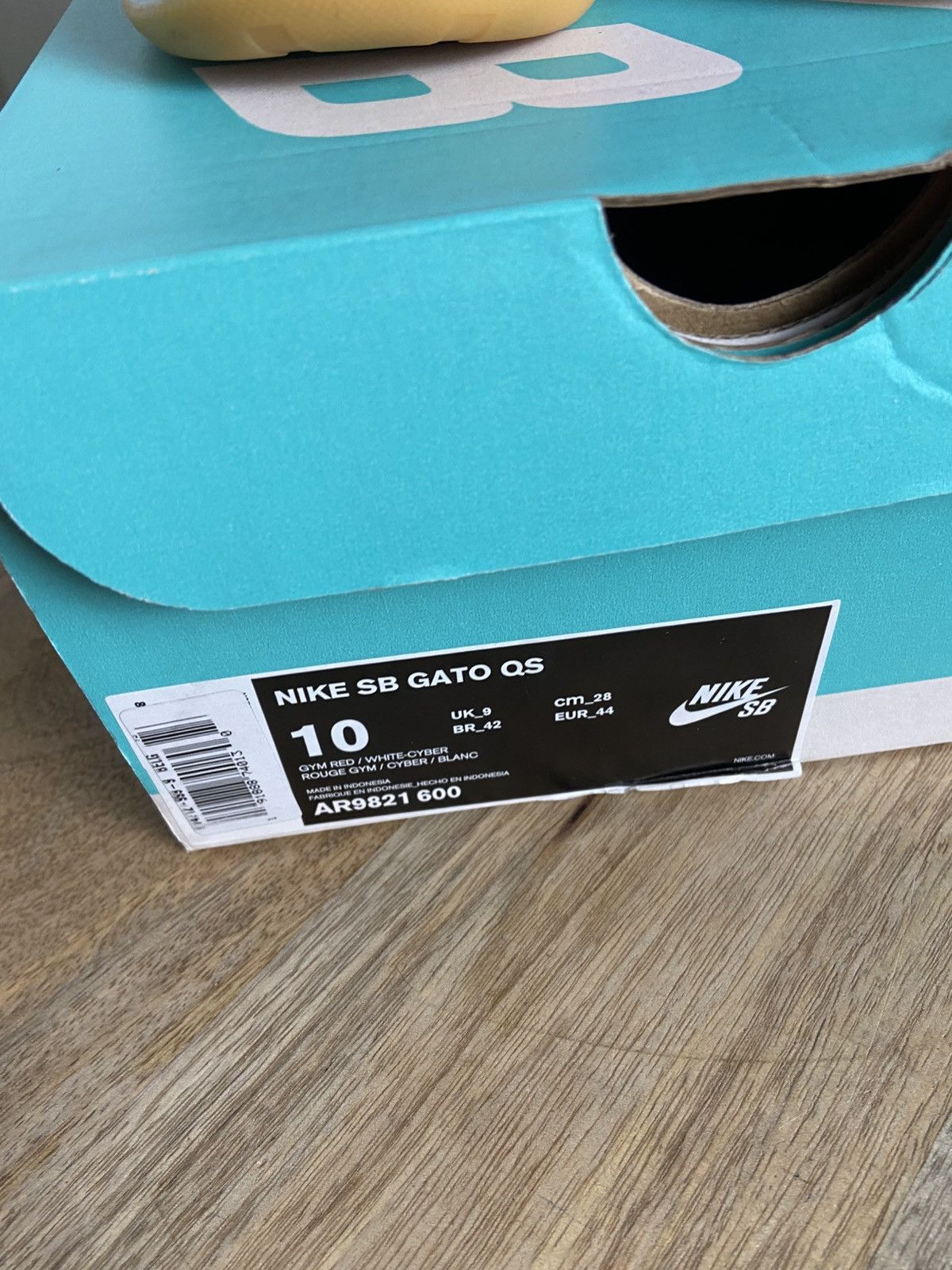 Nike × Supreme New Nike SB Gato "Supreme Red" Authentic 2018 Size 10US Size US 10 / EU 43 - 11 Thumbnail