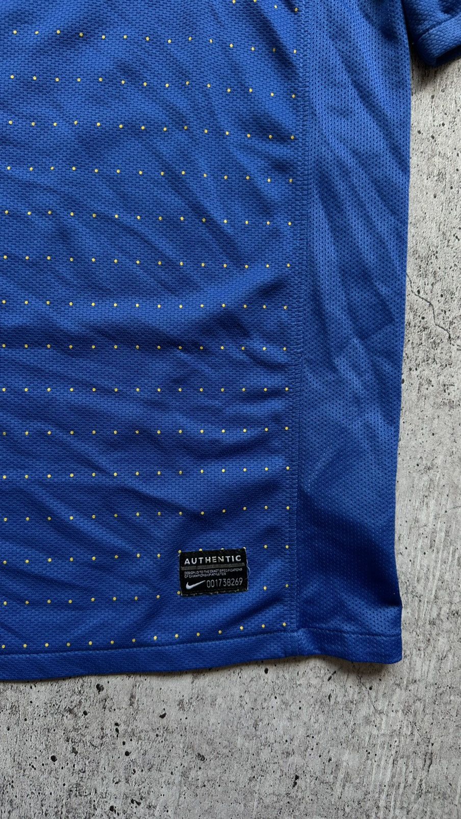 Nike 2010/11 Nike Brazil National Team Vintage Away Soccer Jersey Size US M / EU 48-50 / 2 - 6 Thumbnail