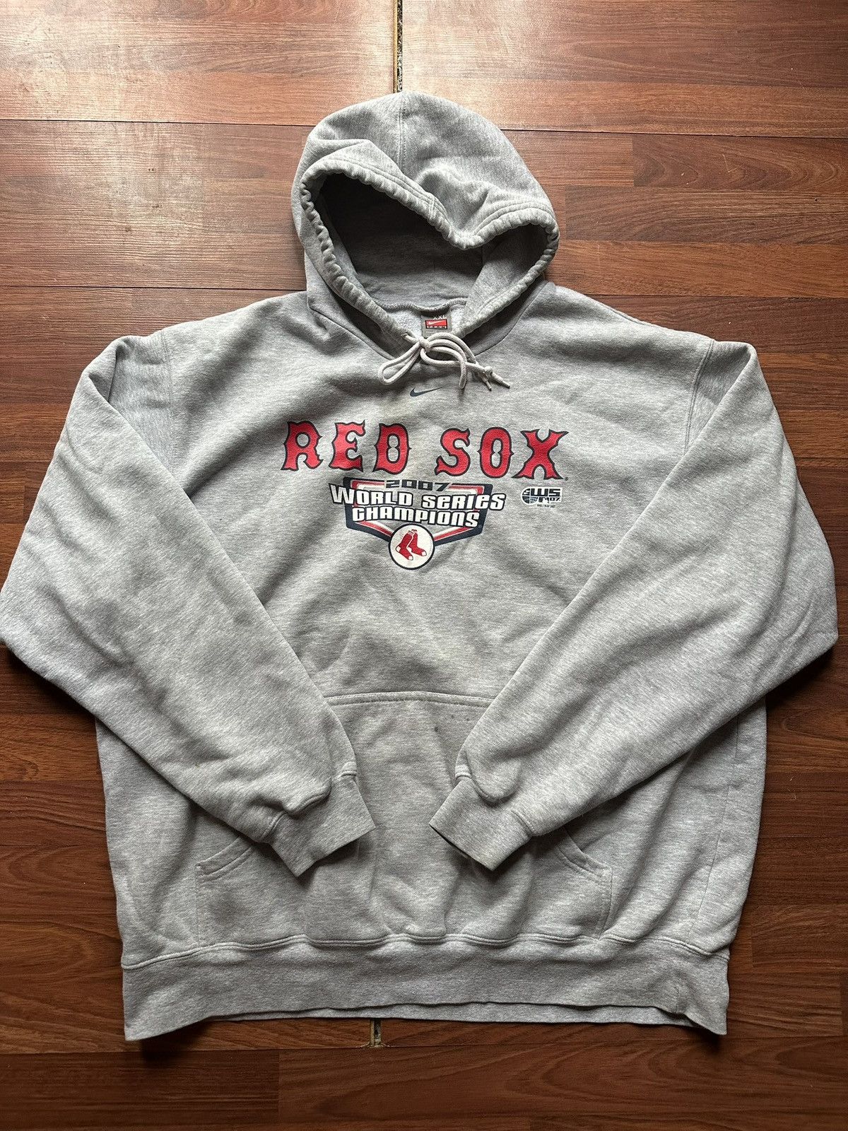Nike × Vintage Vintage Nike 2007 Red Sox World Series Hoodie Size US XXL / EU 58 / 5 - 1 Thumbnail