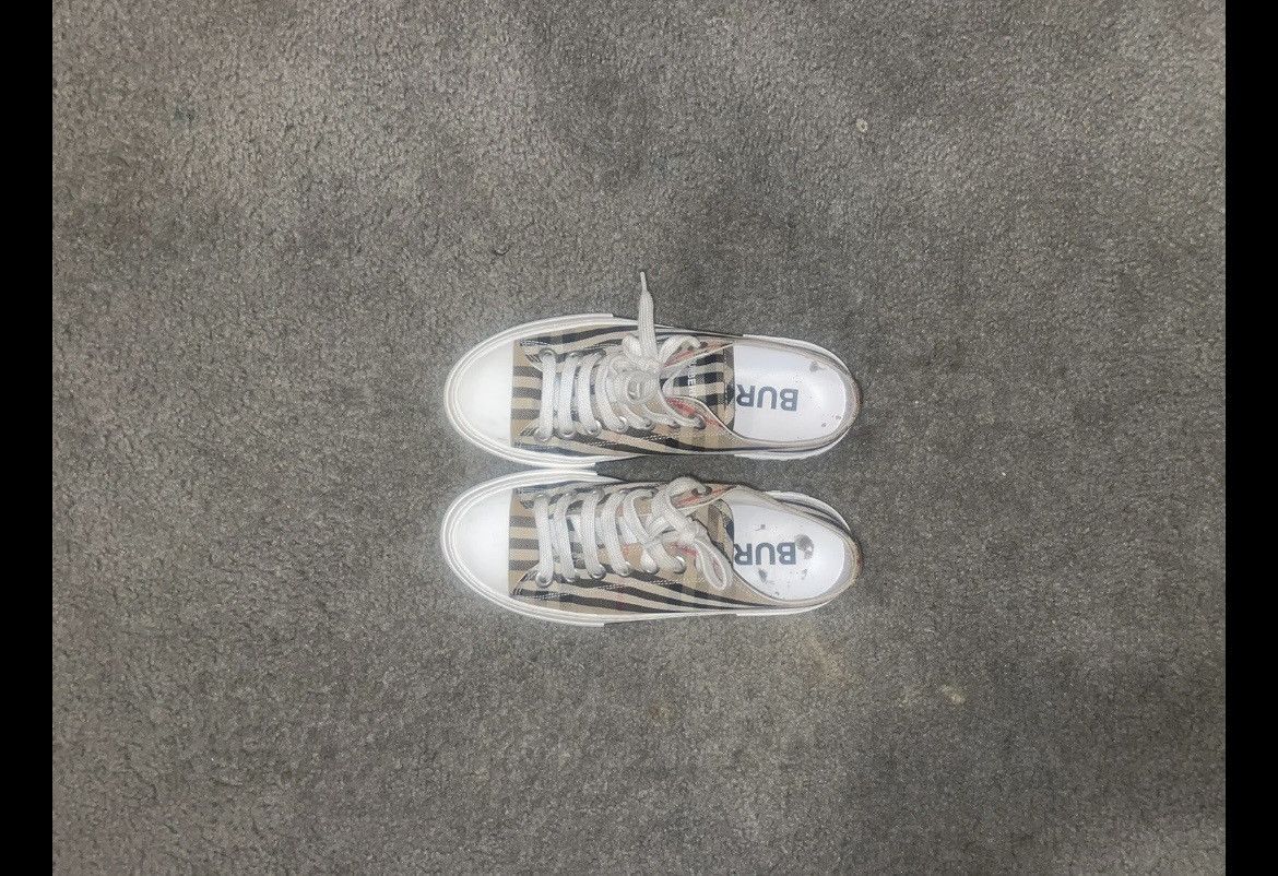 Burberry Size 7 - Burberry Vintage Check Archive Beige/White Size US 6 / IT 36 - 2 Thumbnail