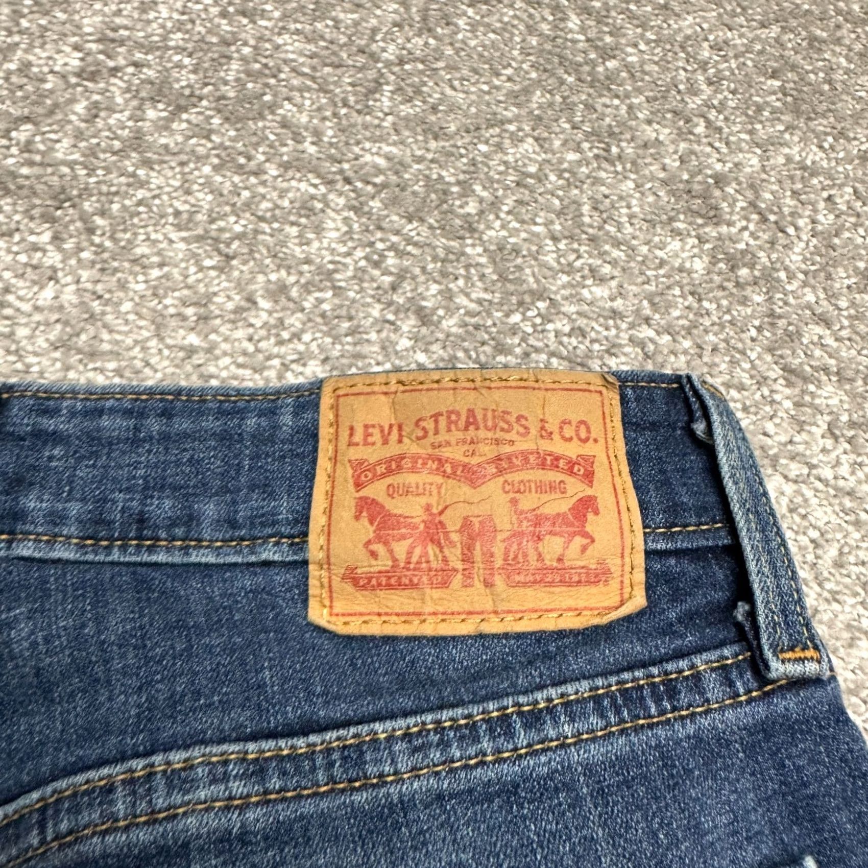 Levi's Levi's 721 High Rise Skinny Denim Jeans Womens 28x30 Blue Dark Wash Stretch Size 28" / US 6 / IT 42 - 7 Thumbnail