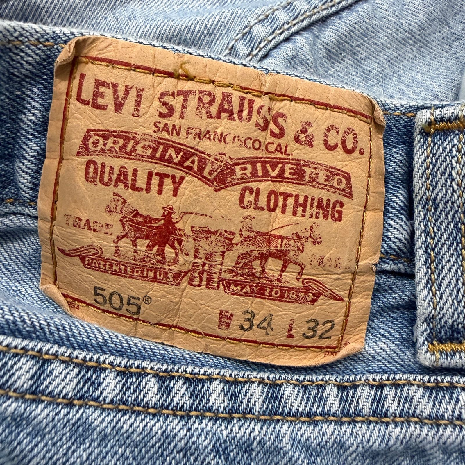 Vintage Vintage Levis 505 Jeans Men's 34x32 Blue Denim Regular Fit Size US 34 / EU 50 - 9 Thumbnail