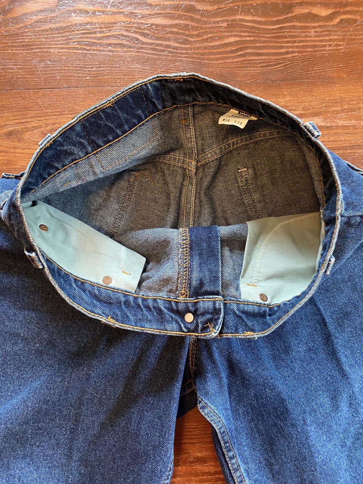 Levi's Vintage 1998 Levi’s 550 Relaxed White Tab Dark Denim Shorts Size US 32 / EU 48 - 16 Thumbnail