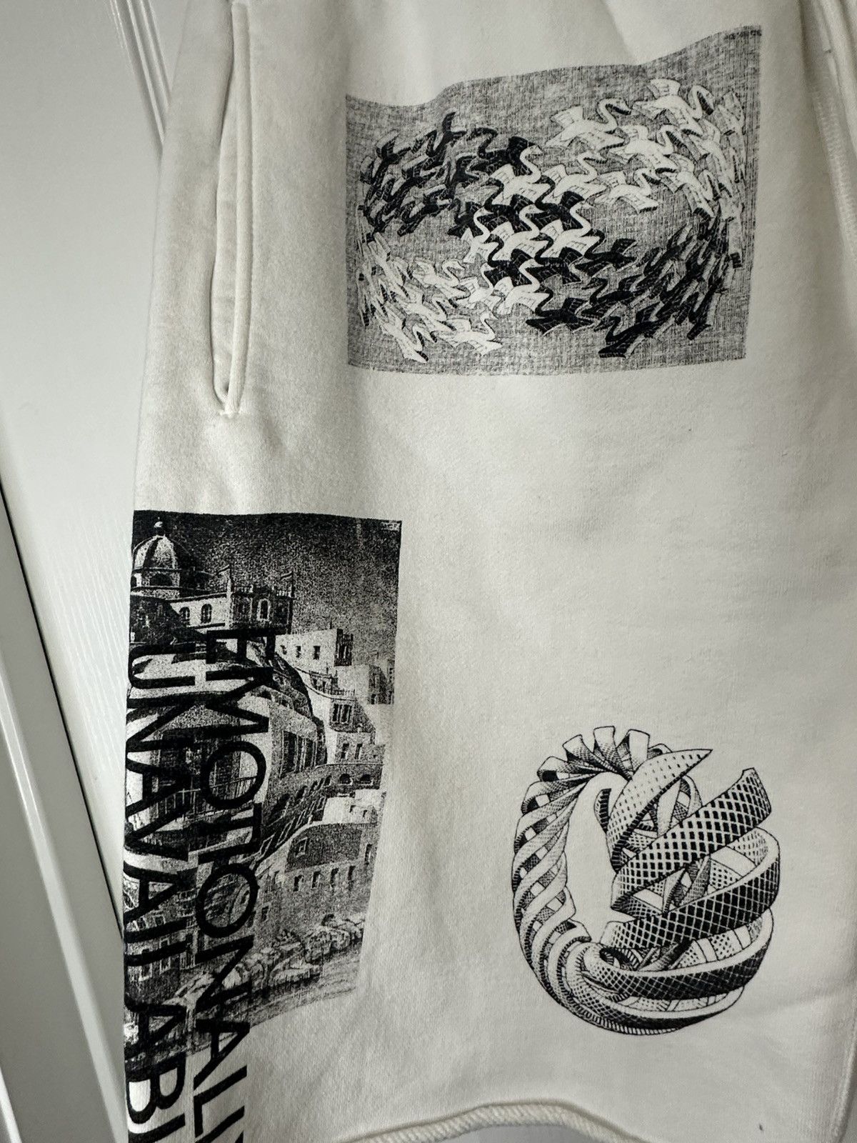 Emotionally Unavailable Emotionally Unavailable M.C. Shorts Size US 32 / EU 48 - 4 Thumbnail
