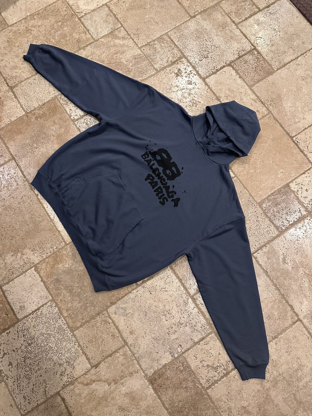 Balenciaga Balenciaga Oversize Spray Bleach Print Logo Dark Blue Hoodie Size US XXS / EU 40 - 4 Thumbnail