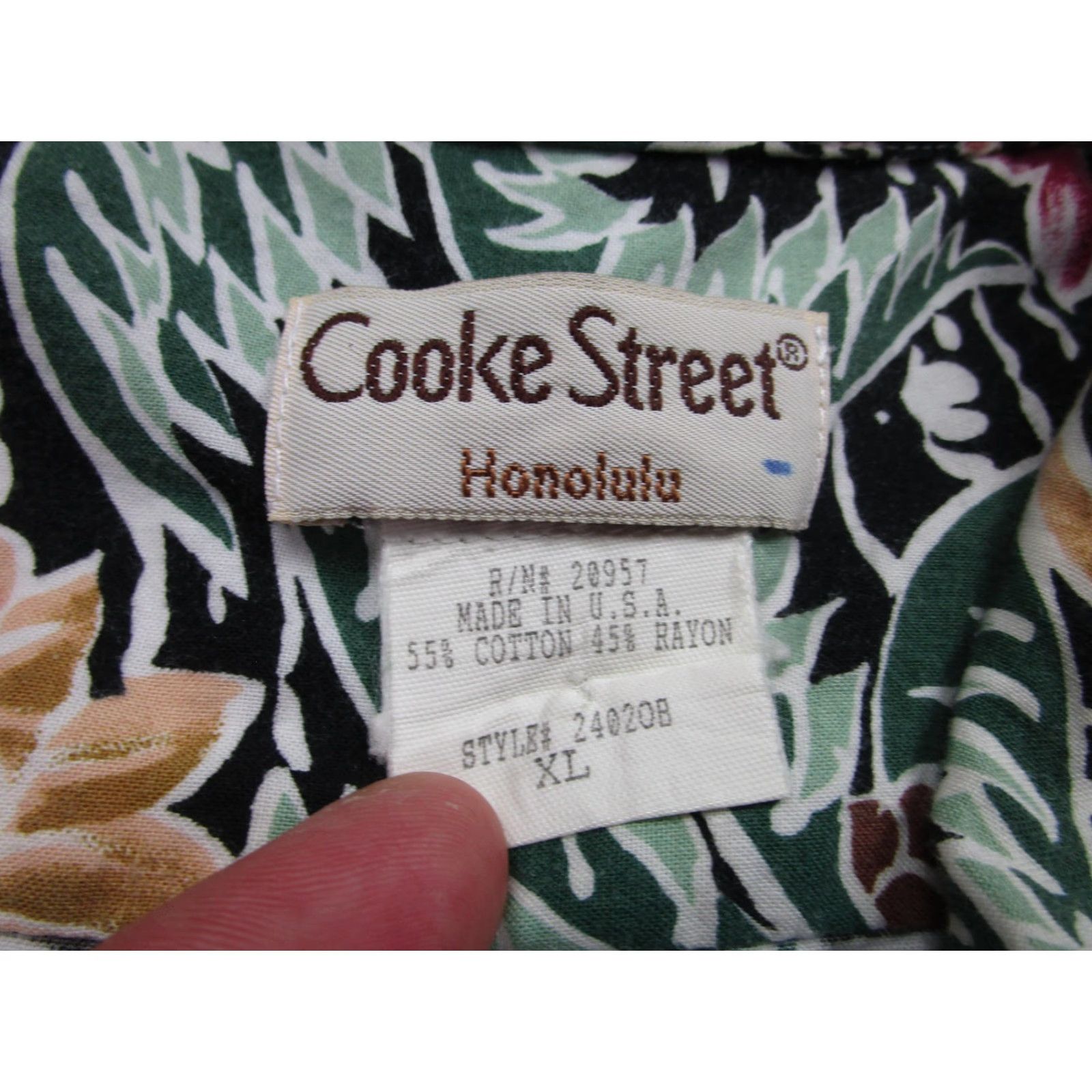Vintage VINTAGE Cooke Street Hawaiian Shirt Men XL Black Floral Tropical Beach Made USA III Size US XL / EU 56 / 4 - 6 Thumbnail