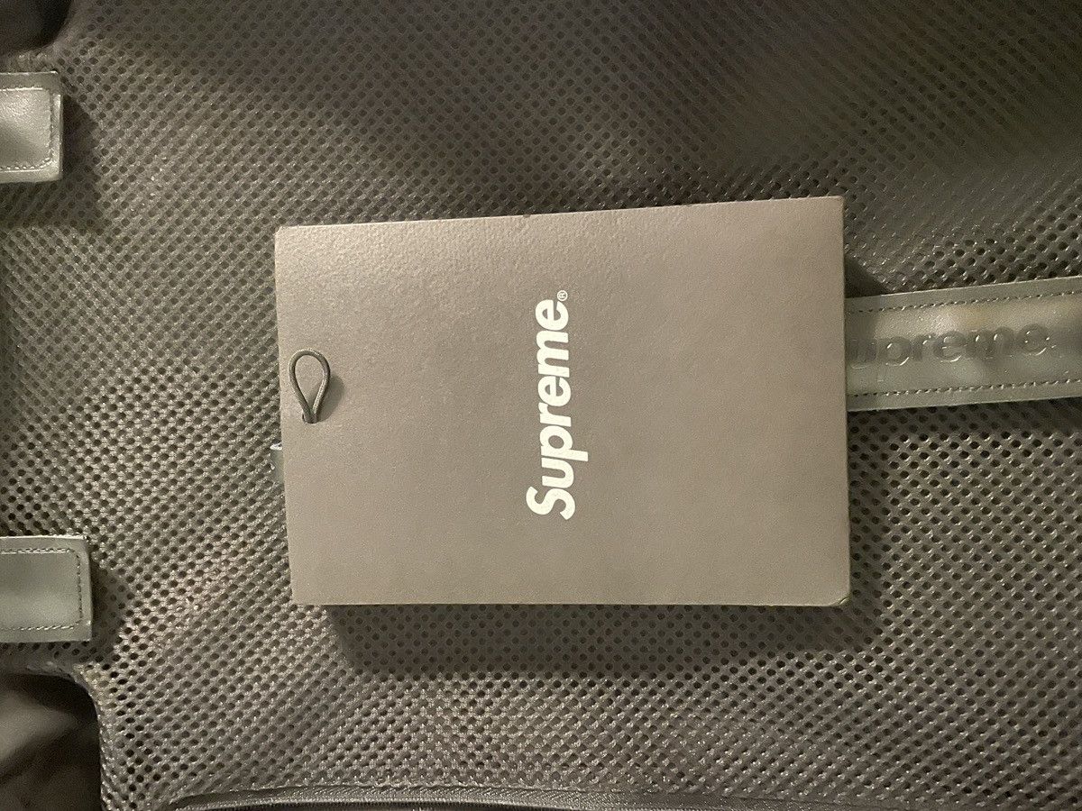Rimowa × Supreme Selling Rimowa & Supreme luggage 45L Size ONE SIZE - 8 Thumbnail