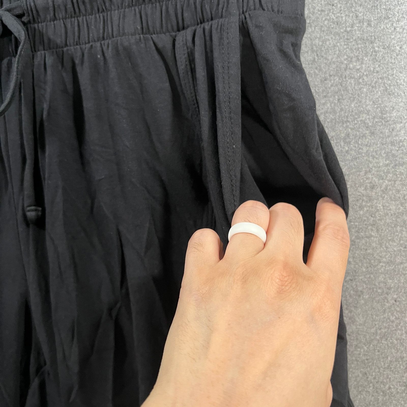 Other AnyBody Cozy Knit Cropped Cargo Jogger Jet Black, X-Small Size 26" / US 2 / IT 38 - 8 Thumbnail