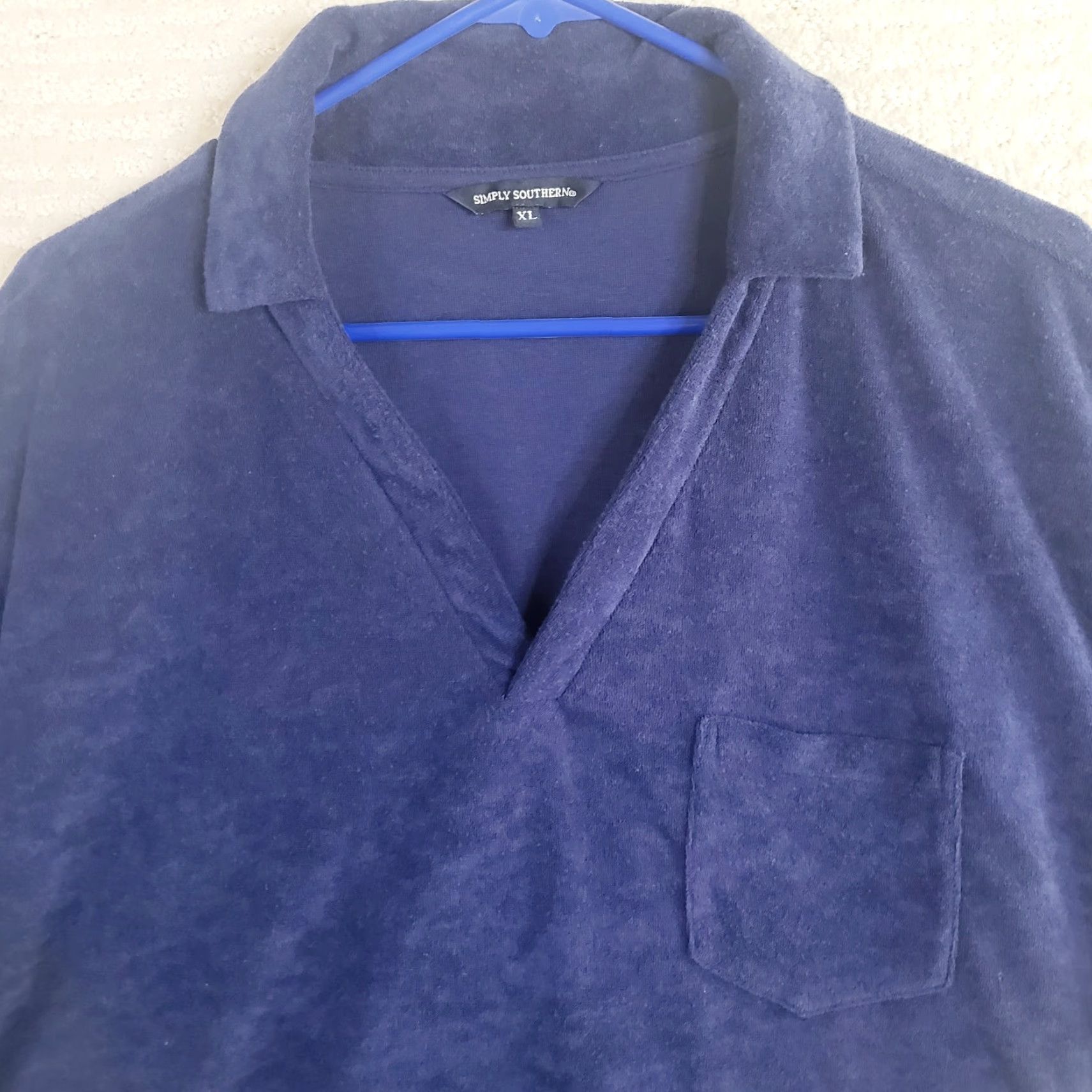 Vintage Simply Southern Men's XL Navy Blue Terry Cloth Polo V-Neck Pocket Short Sleeve Shirt Size US XL / EU 56 / 4 - 4 Thumbnail
