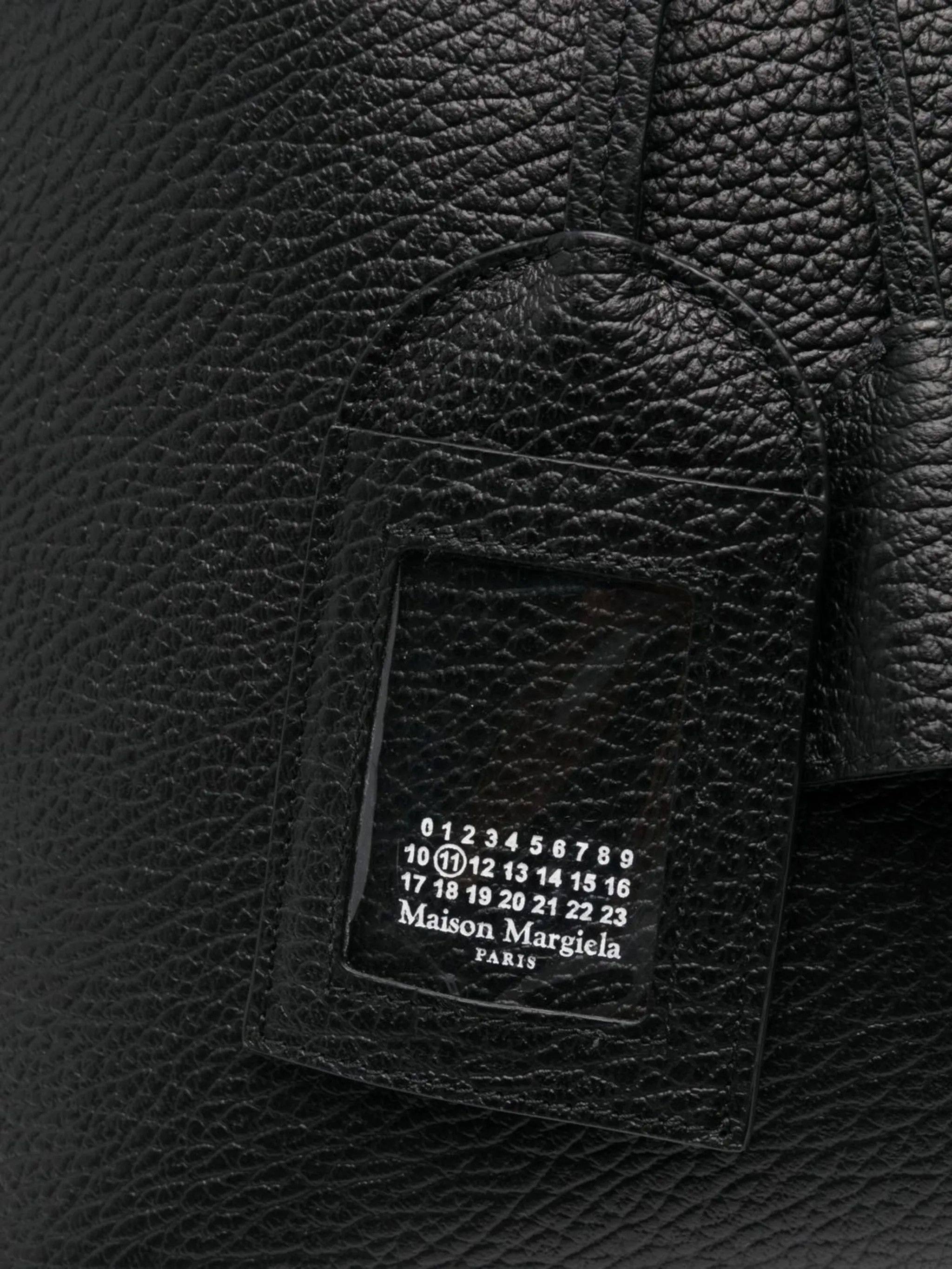 Maison Margiela oc11z0325 Size: OS / Classique XL Tote Bag in Black Size ONE SIZE - 5 Thumbnail
