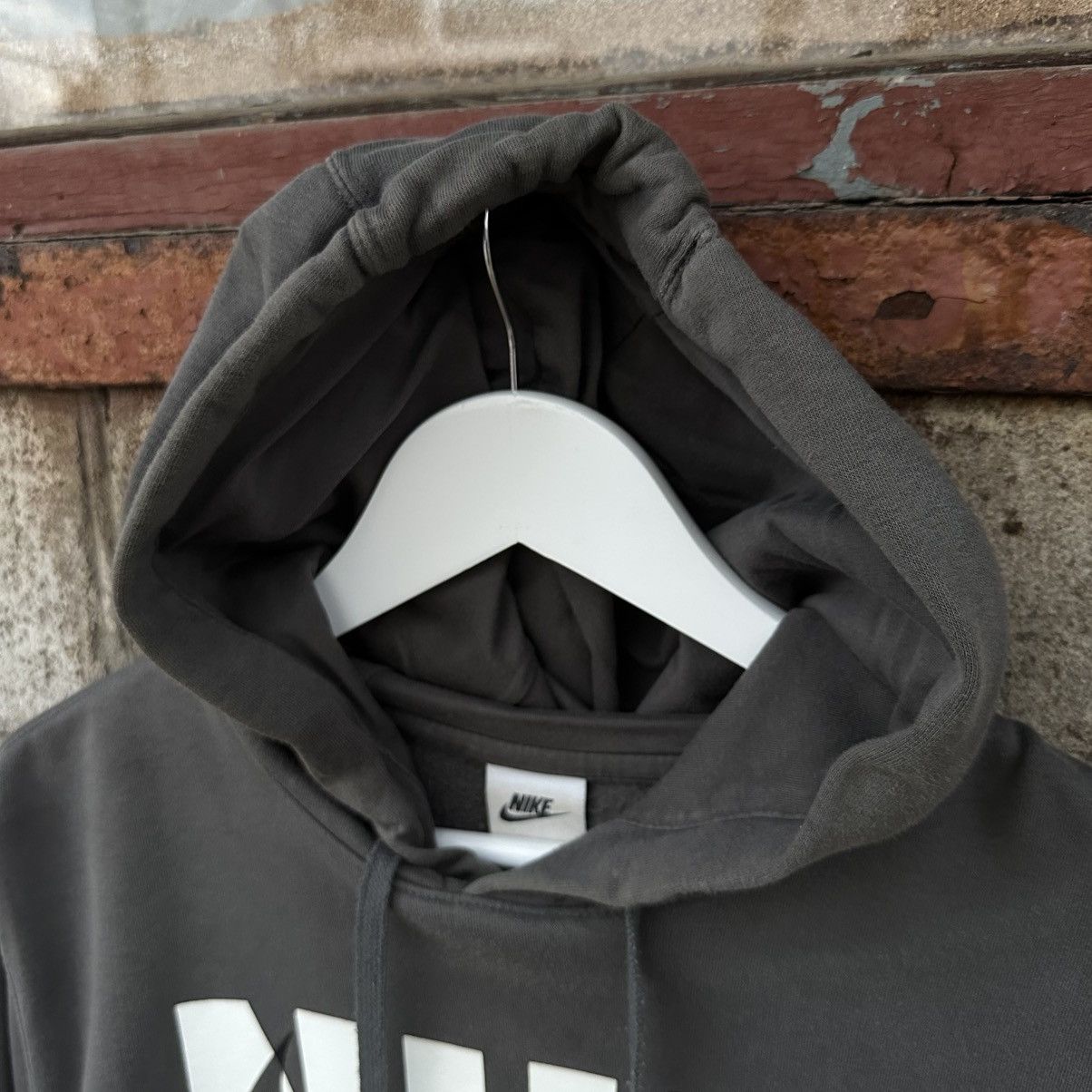 Nike Vintage Nike Hoodie Big Logo Size M Y2K 00s USA Grunge Hype Size US M / EU 48-50 / 2 - 7 Thumbnail