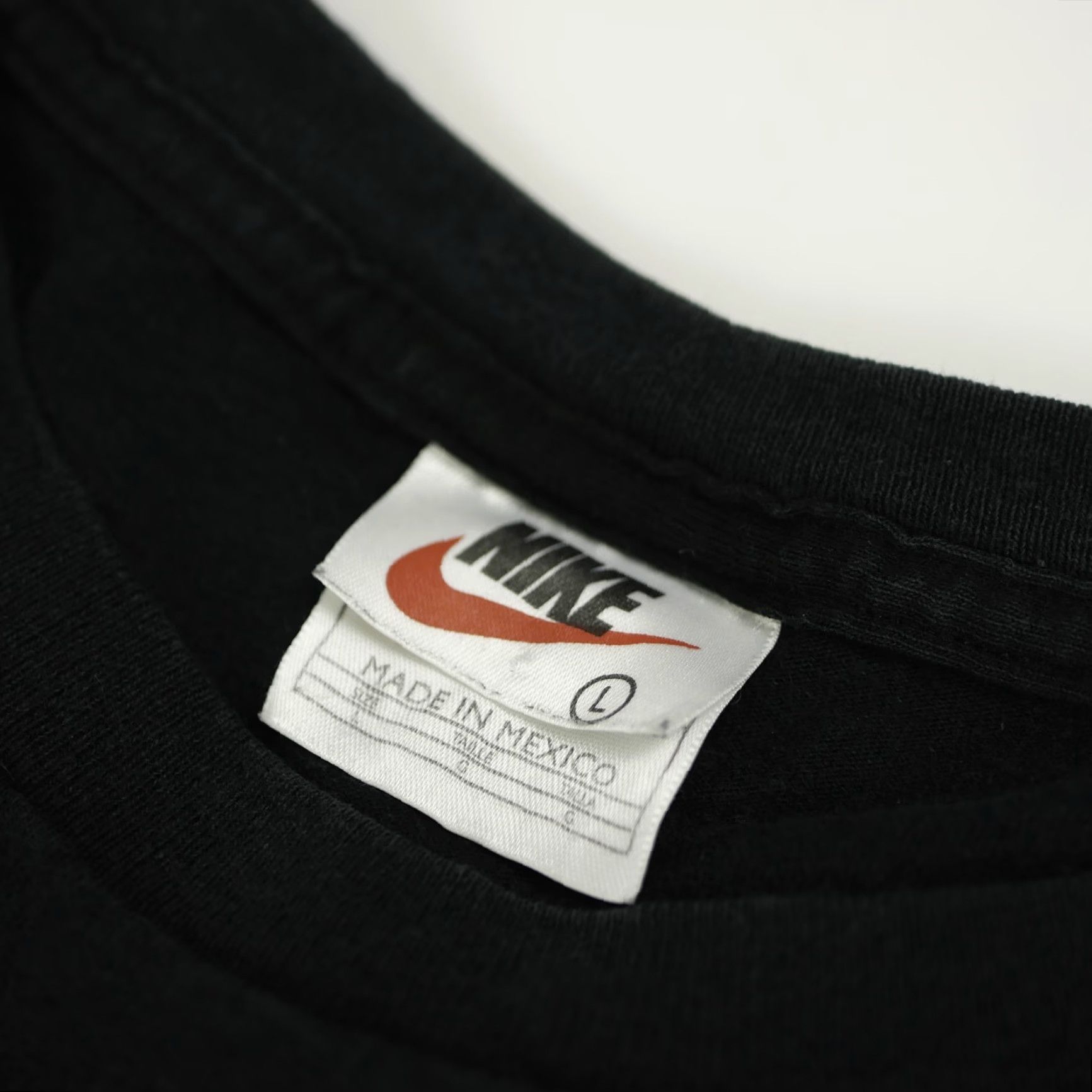 Nike VINTAGE Nike Shirt Mens Large Black Made Mexico Spell Out Logo Athletic 90s Tee Size US L / EU 52-54 / 3 - 3 Thumbnail