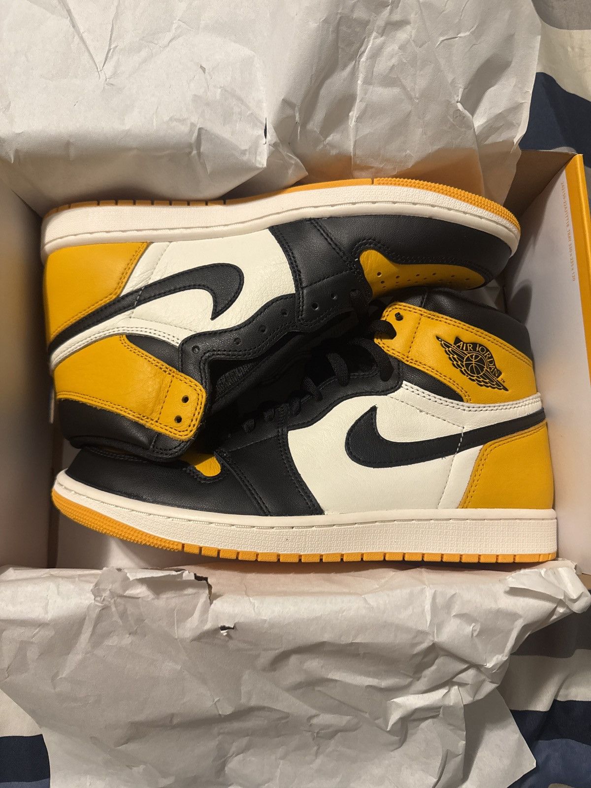 Jordan Brand Jordan 1 Retro High OG Taxi Size US 11 / EU 44 - 2 Thumbnail