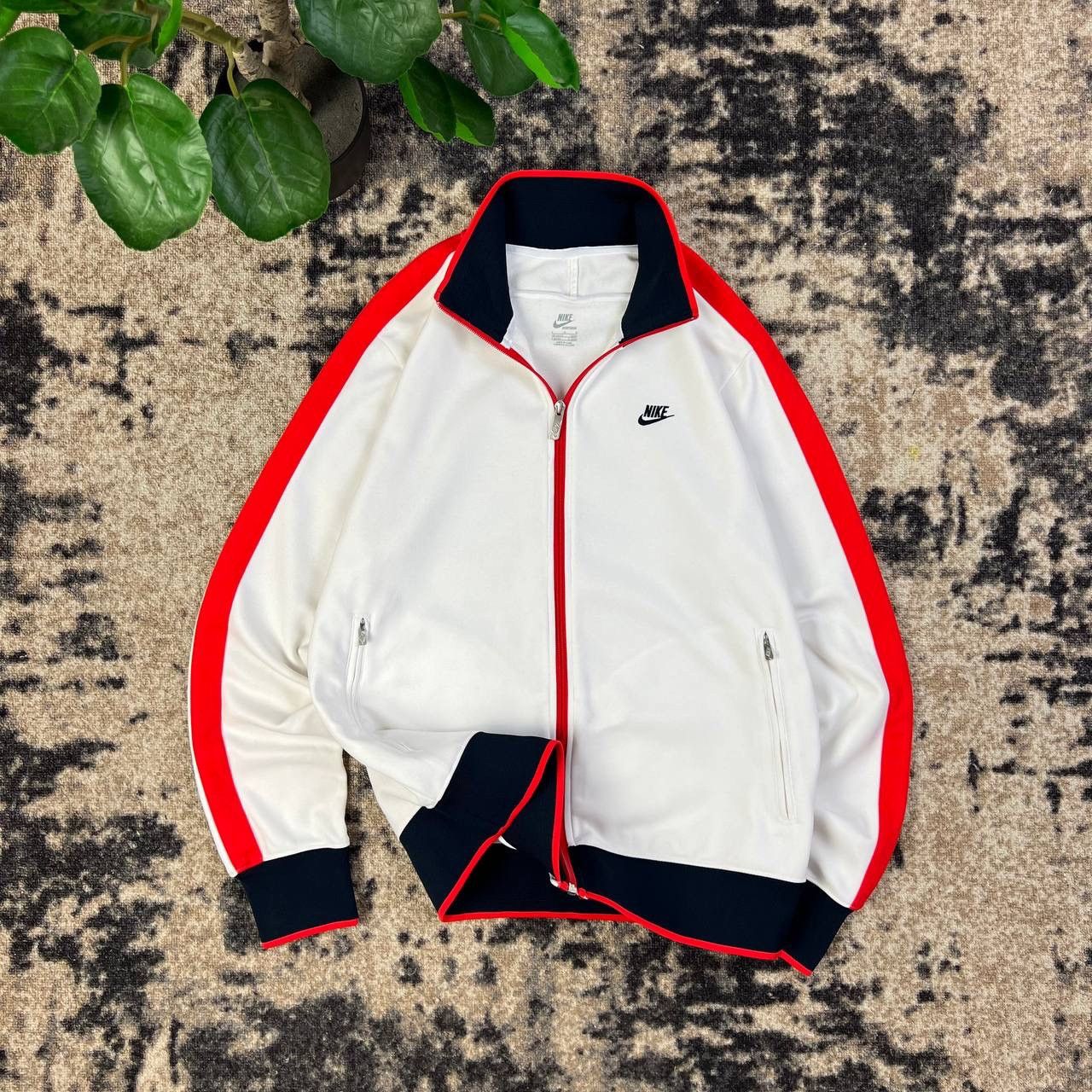 Nike Nike Mini Logo Vintage Y2K Zip Up Track Jacket Size US L / EU 52-54 / 3 - 1 Thumbnail