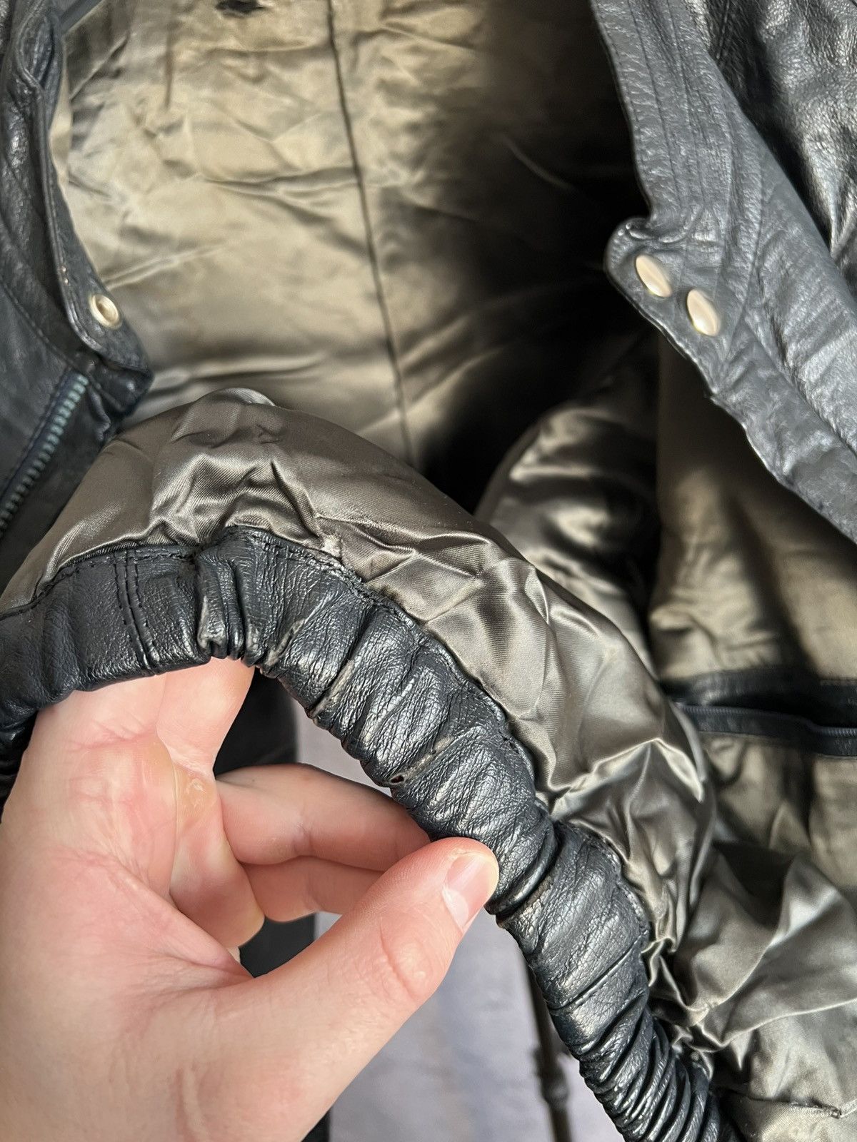 Genuine Leather Vintage Genuine Leather Bomber Jacket 90s Transformer Vest Size US L / EU 52-54 / 3 - 14 Thumbnail