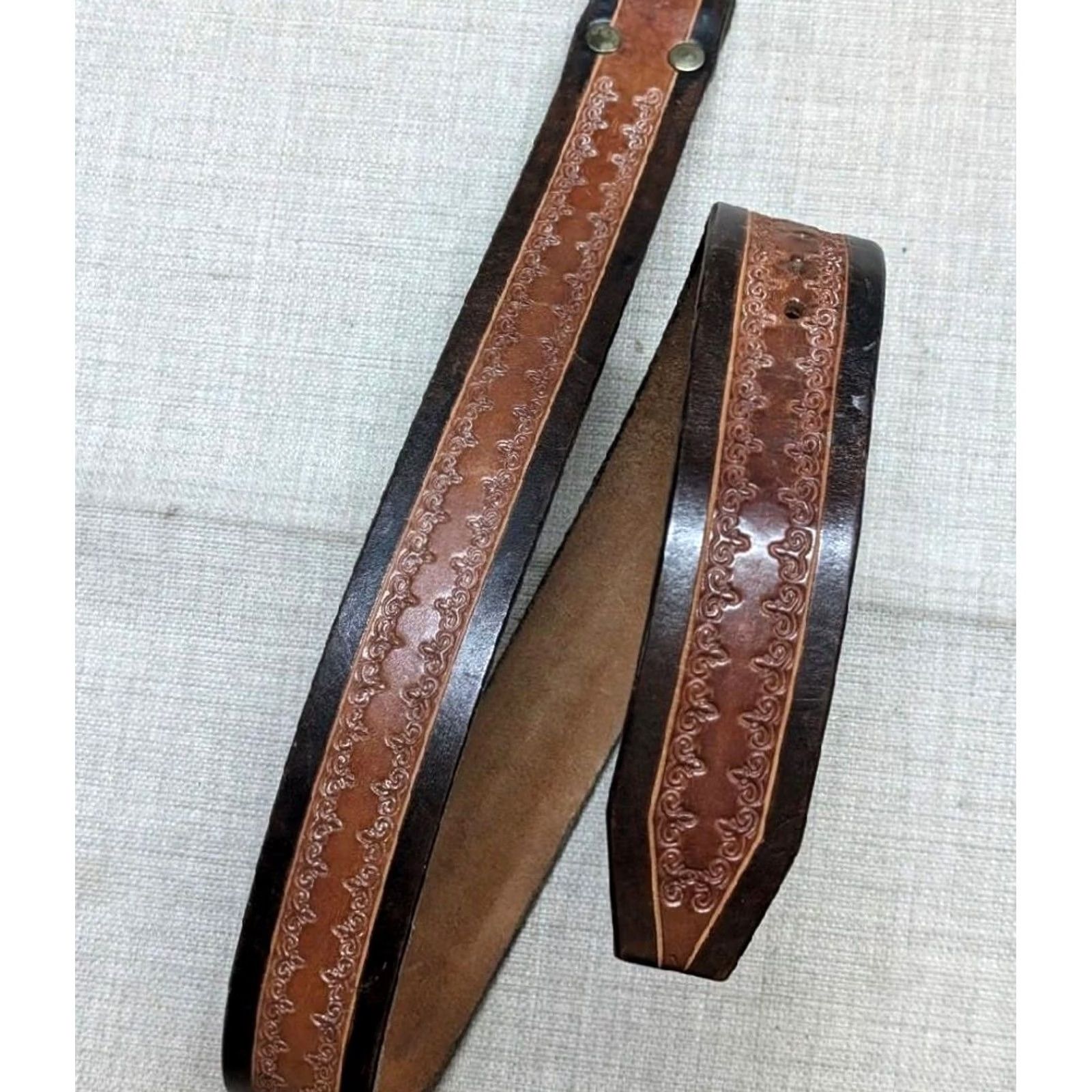 Vintage VINTAGE handcrafted Tooled Western Belt 32 brown leather belt Men XS? Size 32 - 4 Thumbnail