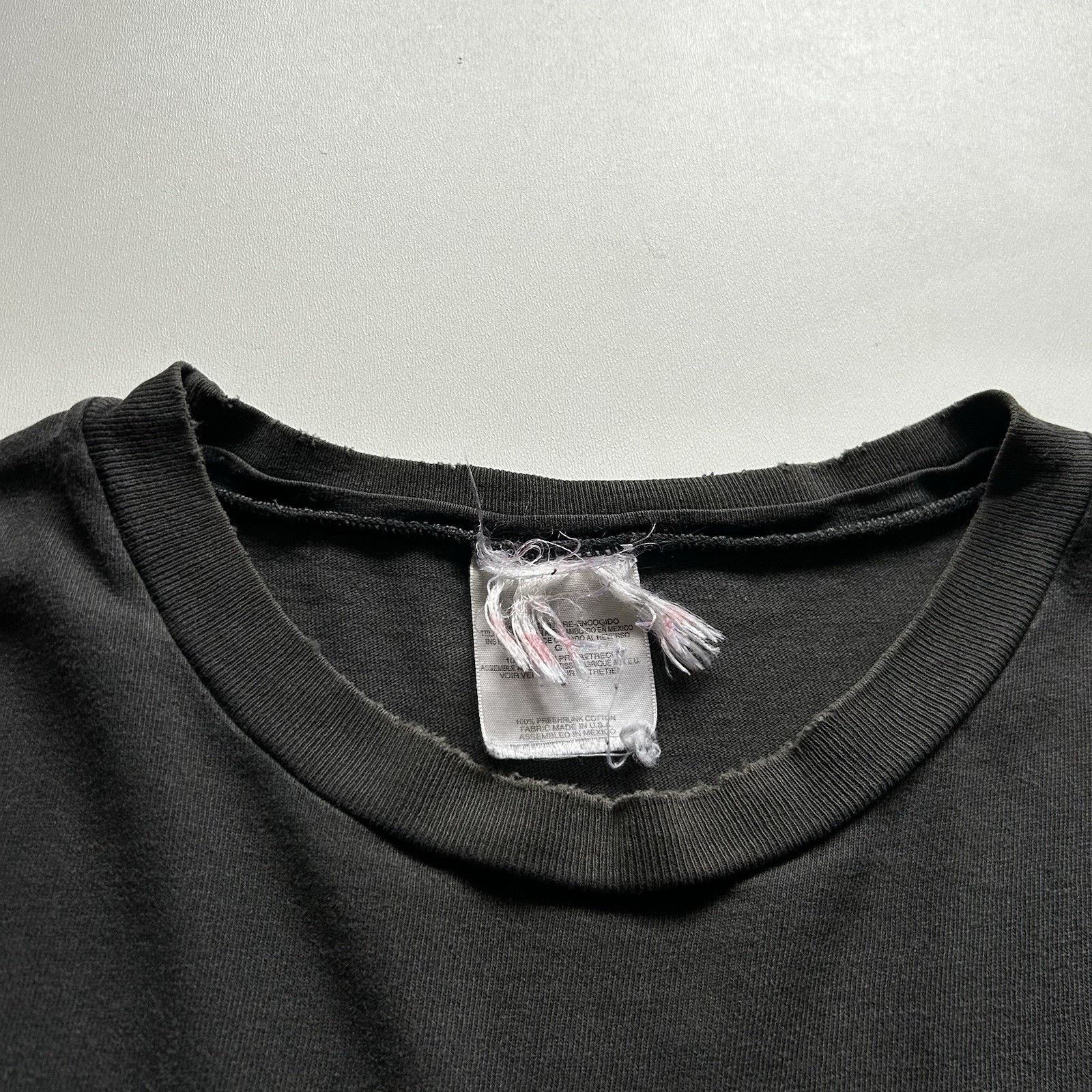 Band Tees × Vintage Vintage Foo Fighters Tour '98 T-Shirt Large Faded Black Rare Size US L / EU 52-54 / 3 - 5 Thumbnail