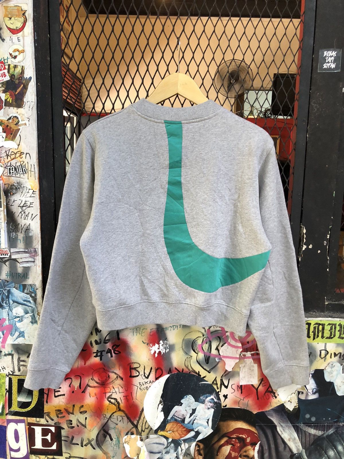 Acne Studios ACNE STUDIO “ BIRD APPLIQUE “ SWEATSHIRT Size XS / US 0-2 / IT 36-38 - 4 Thumbnail