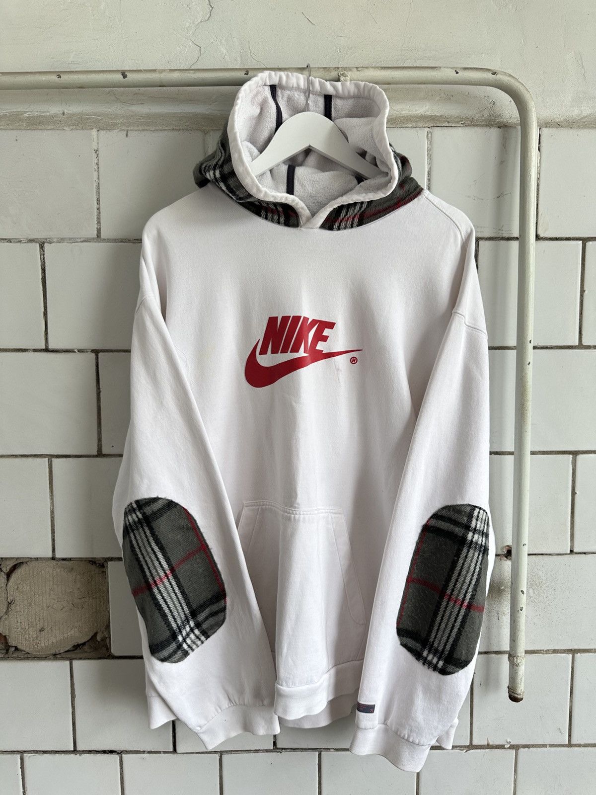 Japanese Brand × Nike Vintage Japanese Style Nike Custom Hoodie Big Logo Y2K 00s Size US XXL / EU 58 / 5 - 8 Thumbnail