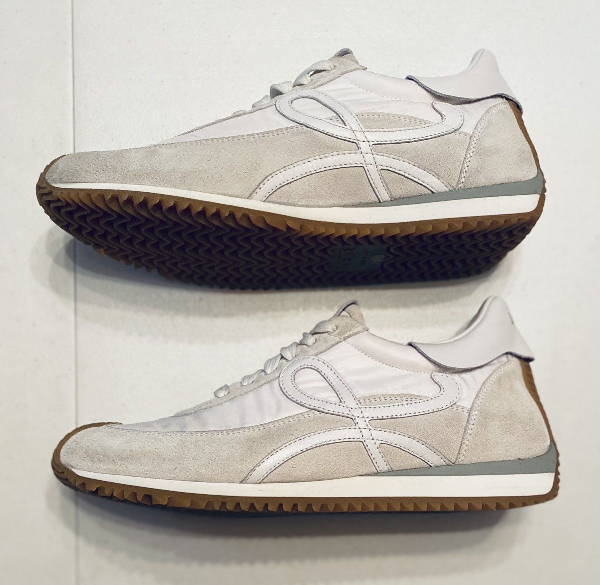 Loewe Loewe 🇮🇹 Flow Retro Runner Sneakers White Techno Suede 9 US Size US 9 / IT 39 - 4 Thumbnail