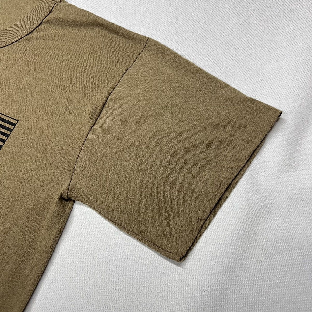 Vintage Surplus Tee Shirt Brown Military Gear Gun Flag Single Stitch Size US L / EU 52-54 / 3 - 3 Thumbnail