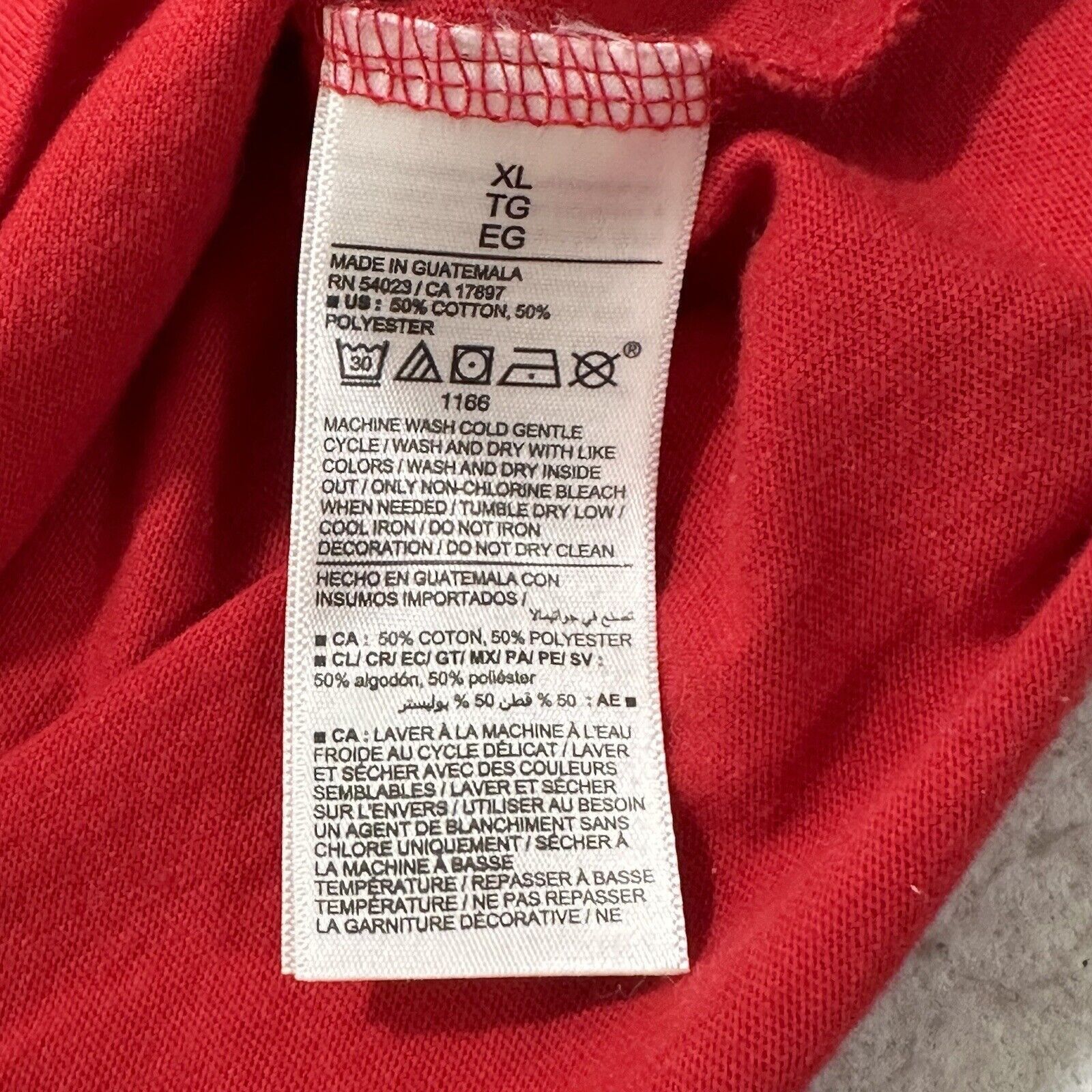 Old Navy Old Navy XL Merry And Bright Christmas Red Graphic T Shirt Size XL / US 12-14 / IT 48-50 - 9 Thumbnail