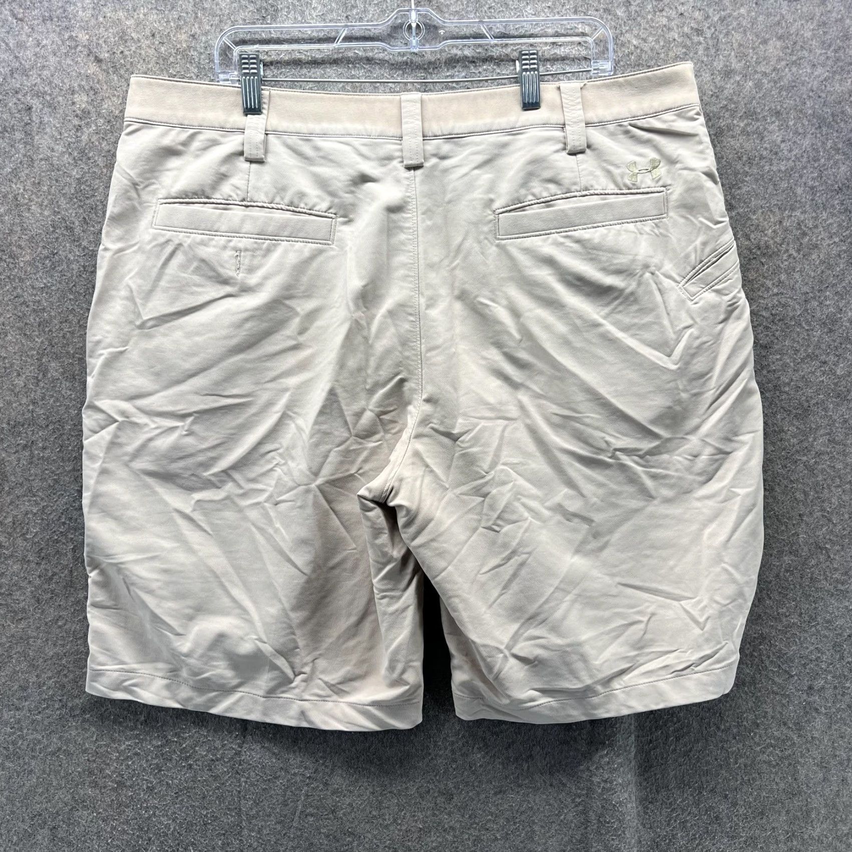Under Armour Under Armour Shorts Mens 38 Khaki Golf Chino Lightweight Stretch Performance UA Shirt? Size US 38 / EU 54 - 2 Thumbnail