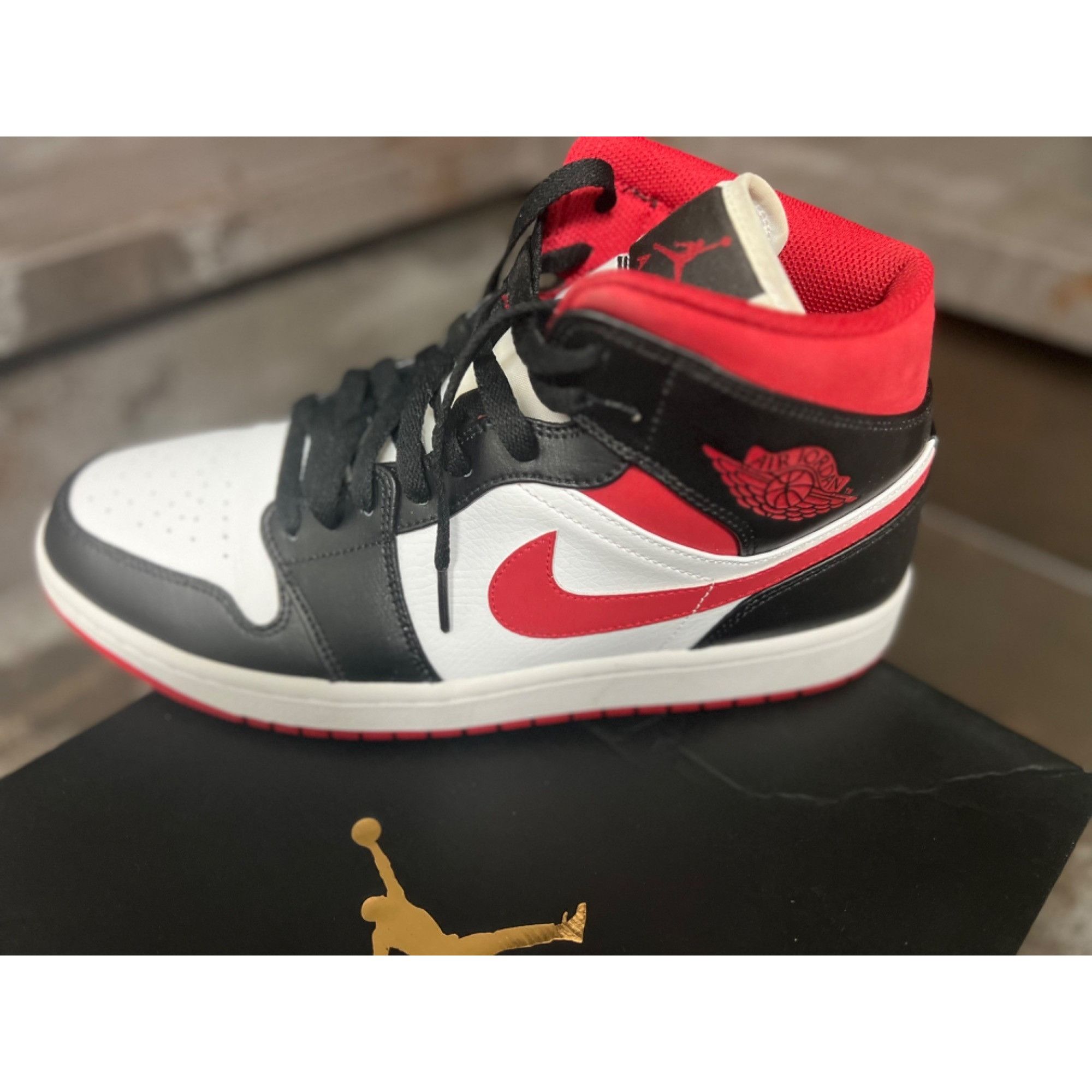 Nike Jordan 1 Mid Gym Red Black White Used Size 10.5- 554724-122 Size US 10.5 / EU 43-44 - 7 Thumbnail