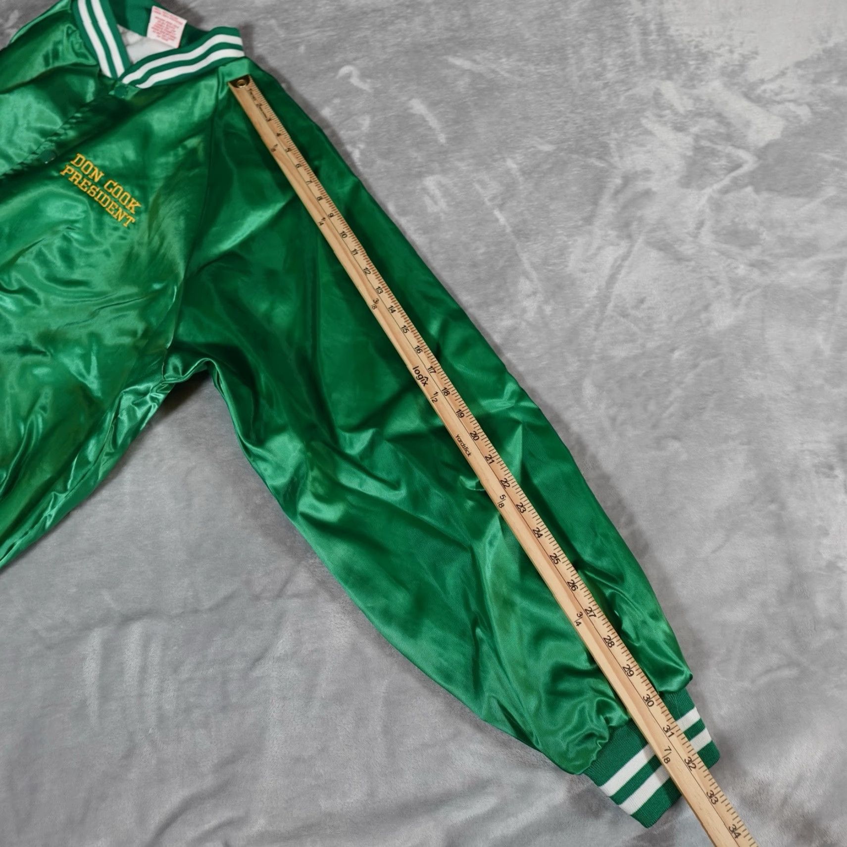 Vintage VINTAGE Lauderhill High School Football Jacket Mens 2XL Green 2001 Varsity Jacket Pockets Logo Button Casual Sports School Winter/All Seasons Men Size US XXL / EU 58 / 5 - 8 Thumbnail