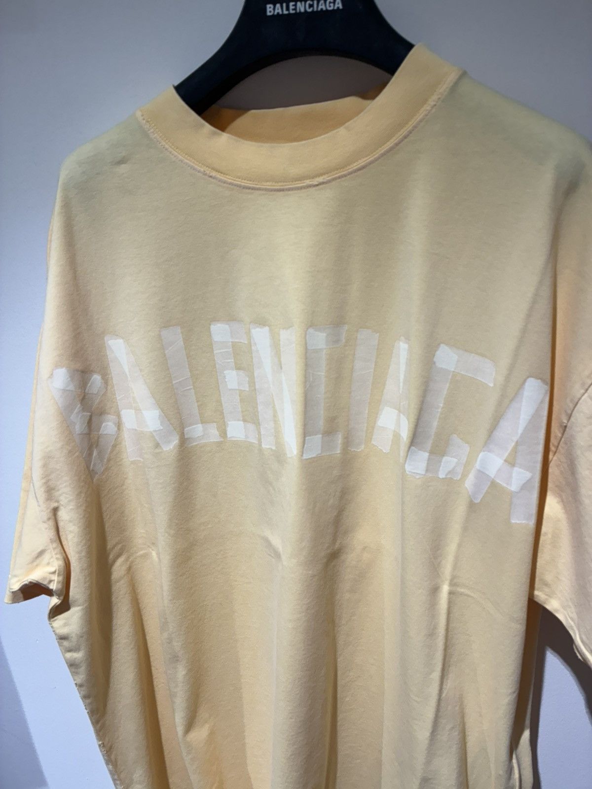 Balenciaga Balenciaga Tape Type T shirt Size US S / EU 44-46 / 1 - 2 Thumbnail