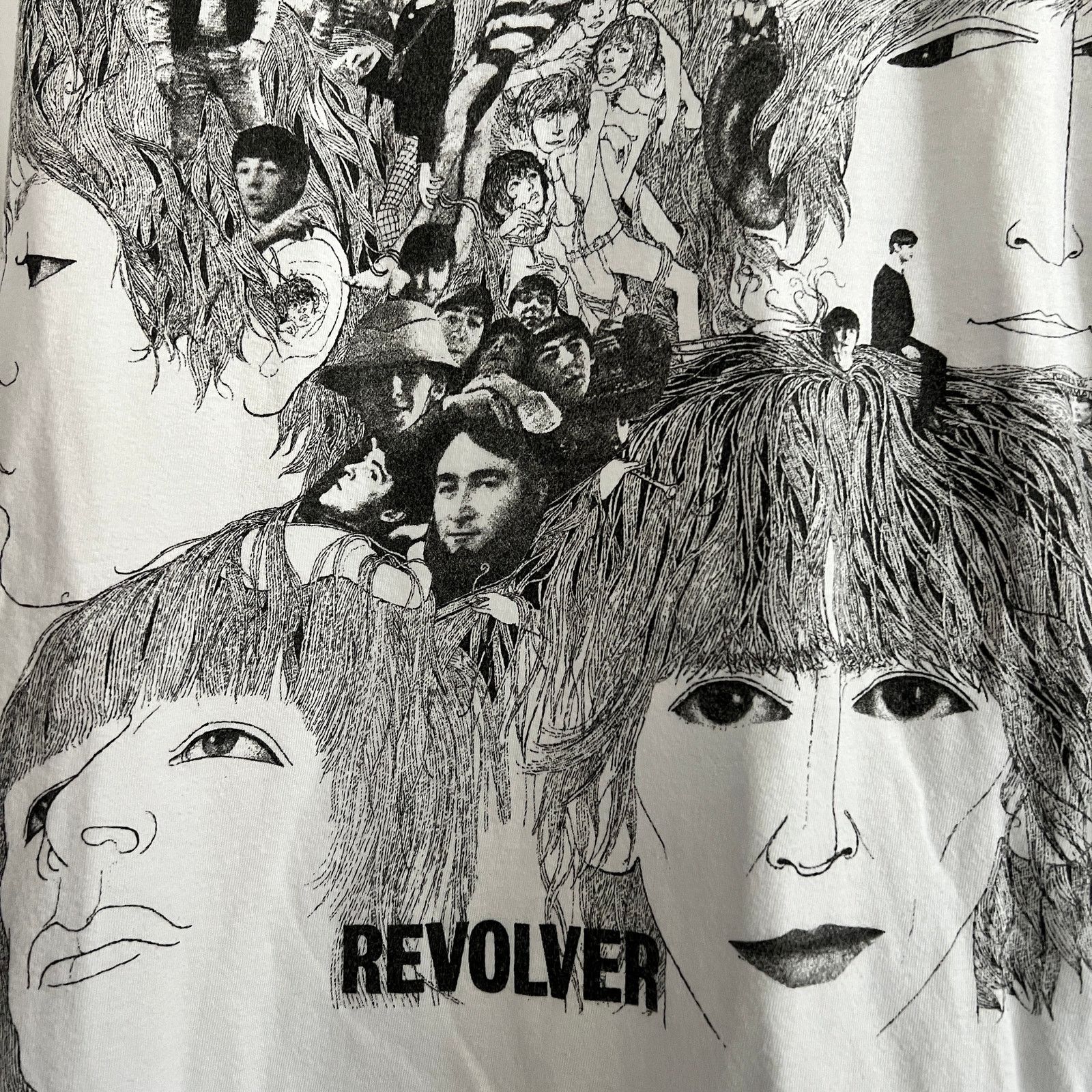 Vintage The Beatles Revolver Men's T-Shirt L 22x28 Size US L / EU 52-54 / 3 - 5 Thumbnail