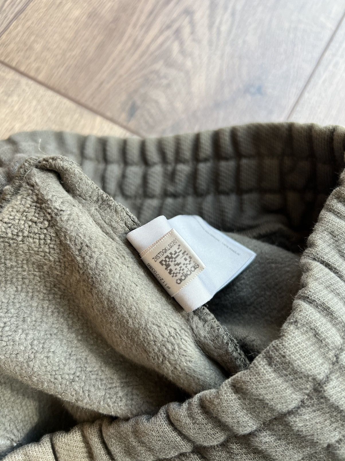 Yeezy Sample Yeezy Season 1 FJ Sweatpant Caviar Small Size US 32 / EU 48 - 12 Thumbnail