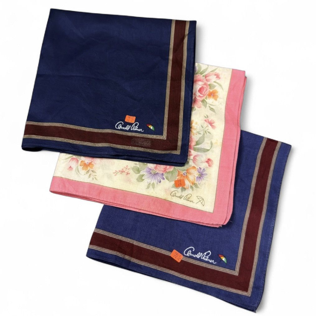 Vintage 🔥Handkerchief | Neckerchief | Bandana | Pocket-square | Size ONE SIZE - 1 Thumbnail