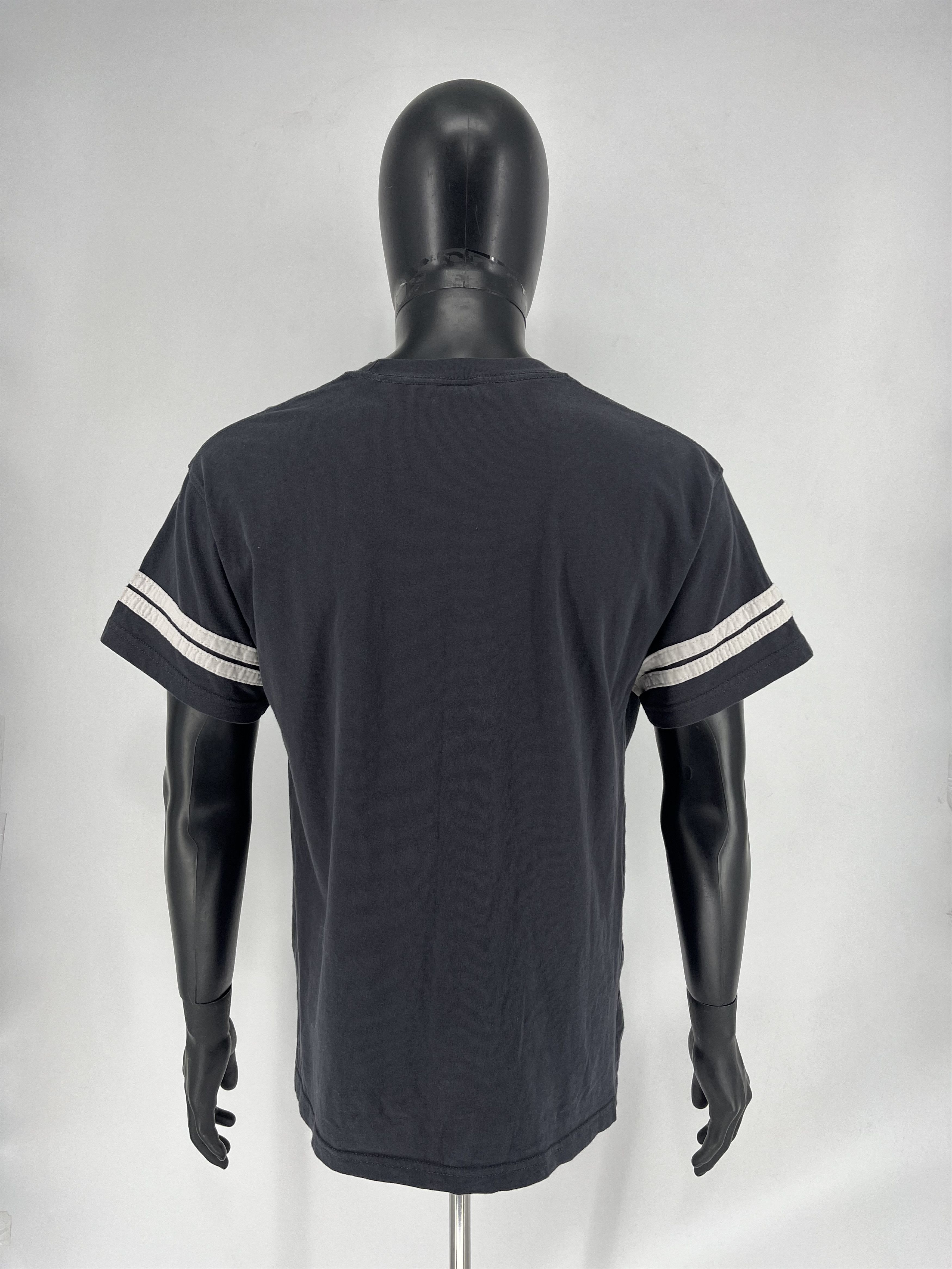 Nike Vintage Y2K Nike Center Swoosh Logo T-Shirt Size US M / EU 48-50 / 2 - 10 Thumbnail