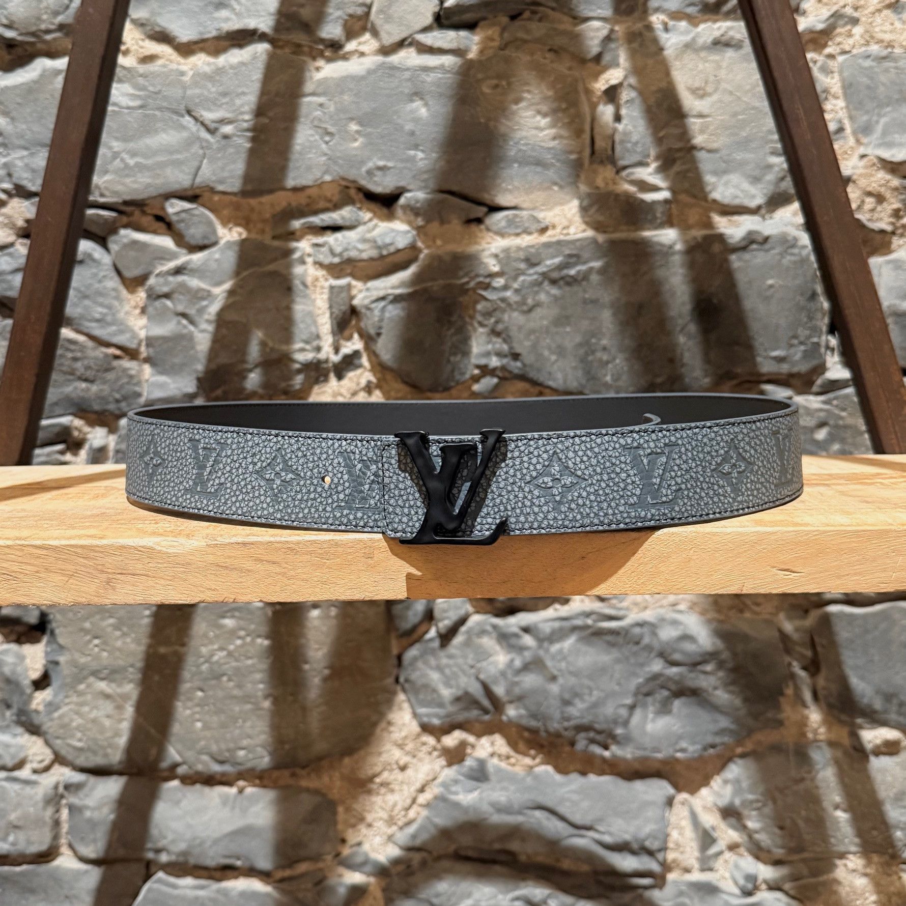 Louis Vuitton Louis Vuitton Taurillon Monogram LV Shape Reversible Belt Size ONE SIZE - 3 Thumbnail