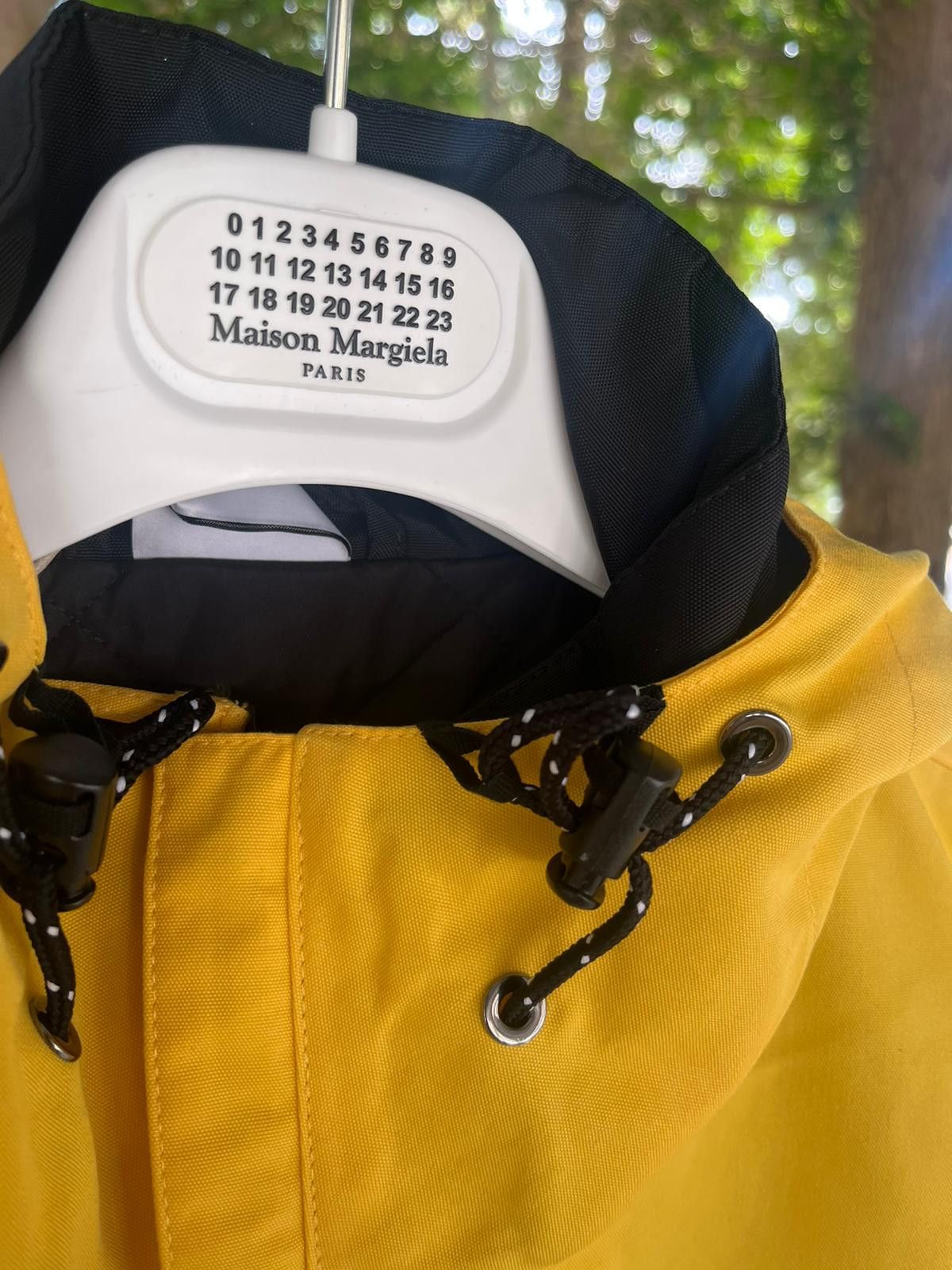 Vetements SS18 DHL Parka in Yellow Size US S / EU 44-46 / 1 - 5 Thumbnail