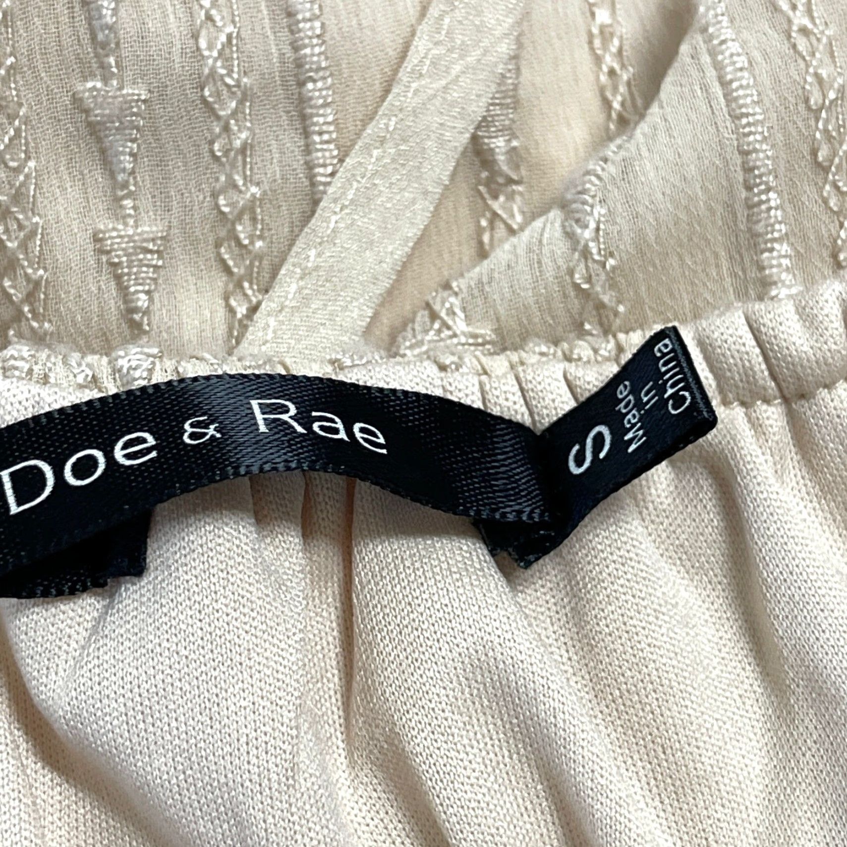 Vintage Doe Rae Top Women S Beige Sleeveless V Neck Flowy Cottagecore Boho Coquette Tunic Tank Vintage? Size S / US 4 / IT 40 - 3 Thumbnail
