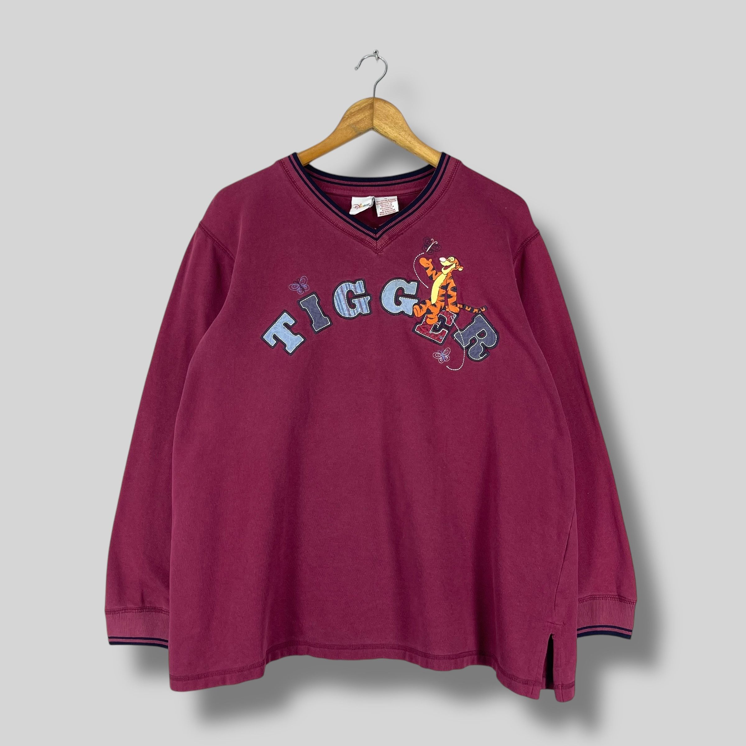 Disney Vintage TIGER Too Cartoon Embroidery Vneck Sweatshirt Size US XL / EU 56 / 4 - 1 Thumbnail