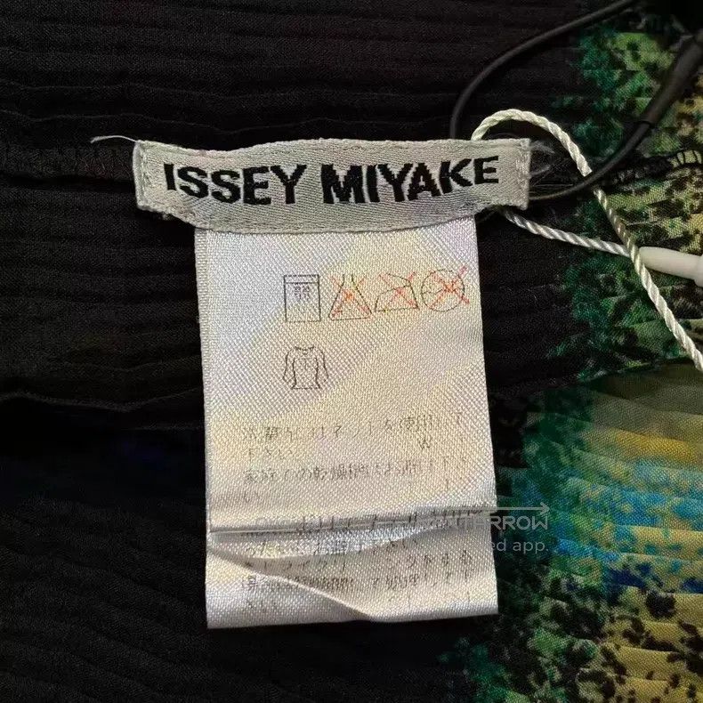 Issey Miyake Issey Miyake Pleated half-high collar pullover long-sleeve Size M / US 6-8 / IT 42-44 - 4 Thumbnail