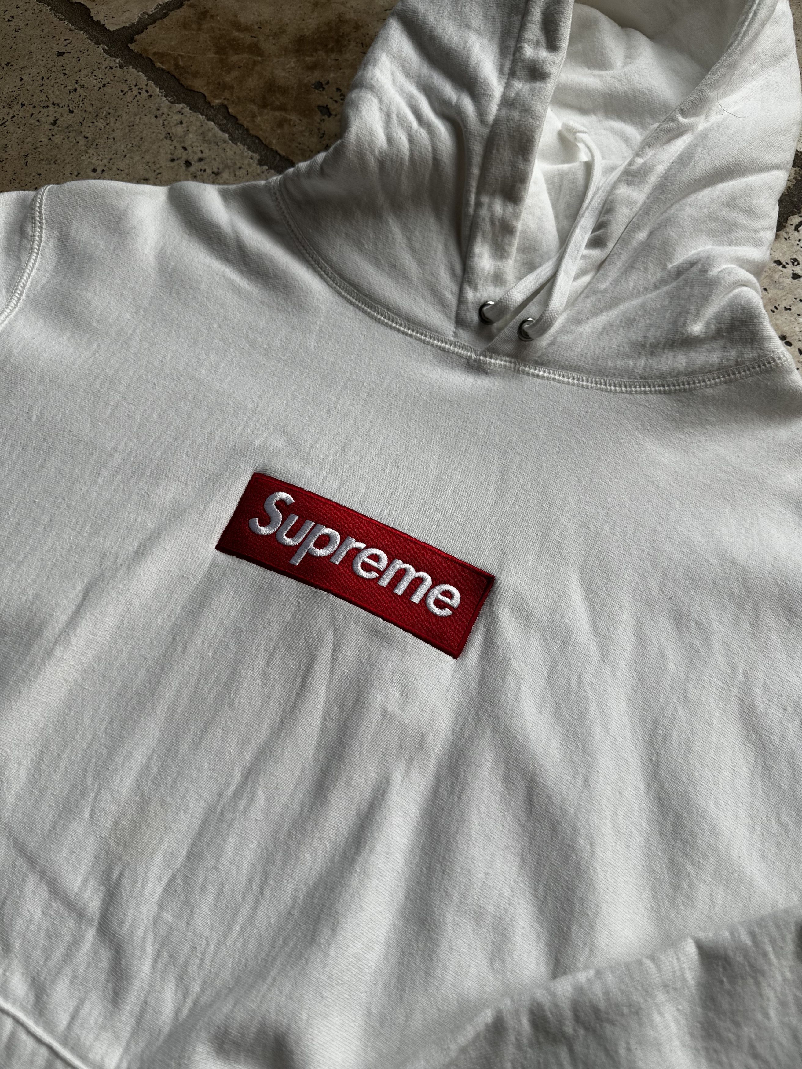 Supreme Supreme White Box Logo Hoodie FW21 2021 Size US M / EU 48-50 / 2 - 1 Thumbnail