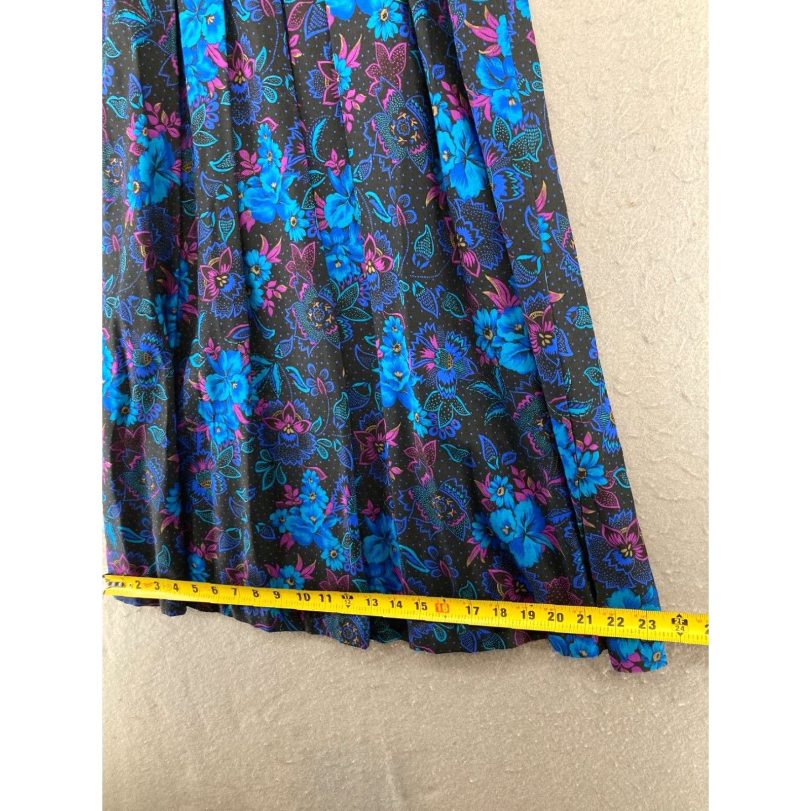 Vintage VINTAGE Designers Sport Skirt Maxi Black Floral 10 Boho Pleated Women's Long Summer Spring Fall 90s Grunge Bohemian Size 32" / US 10 / IT 46 - 3 Thumbnail