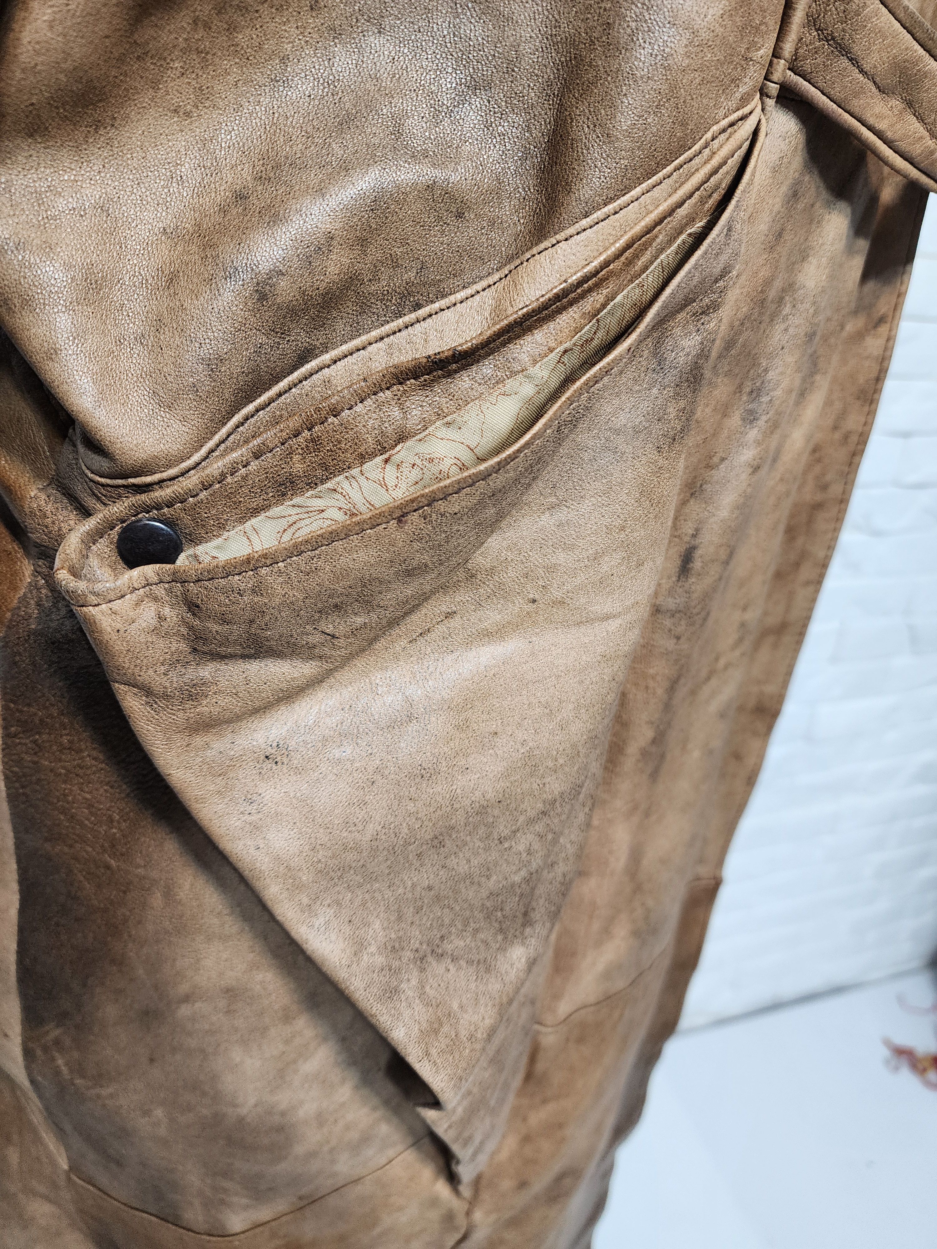 Designer Women brown leather raincoat. Size XXL / US 16-18 / IT 52-54 - 4 Thumbnail