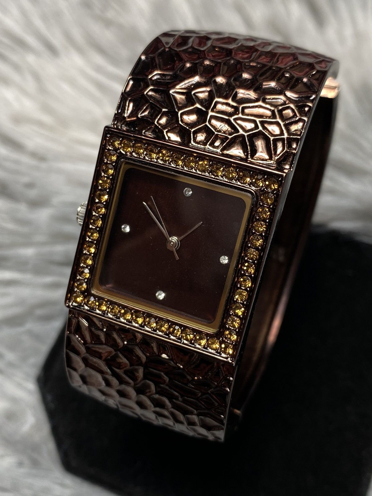 Jewelry Luxurious Brown Cuff Watch with Gem Accents | Japanese Brand Size ONE SIZE - 2 Thumbnail