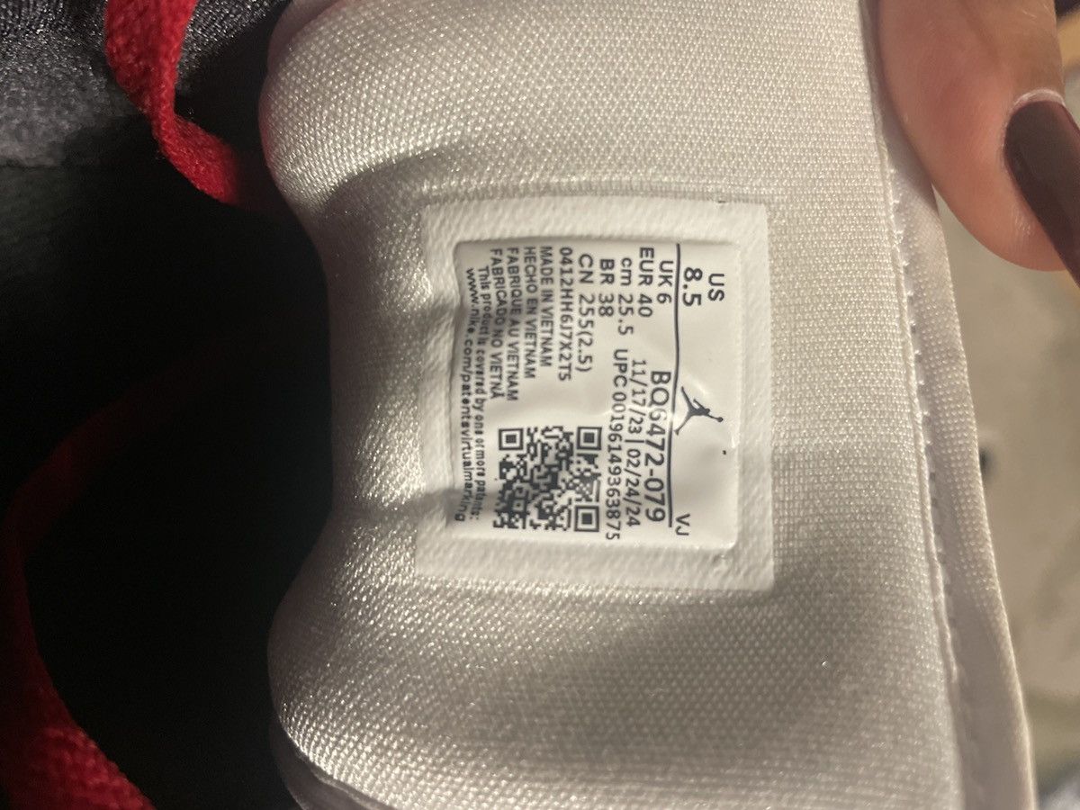 Nike Air Jordan 1 Mid Size US 8.5 / IT 38.5 - 6 Thumbnail