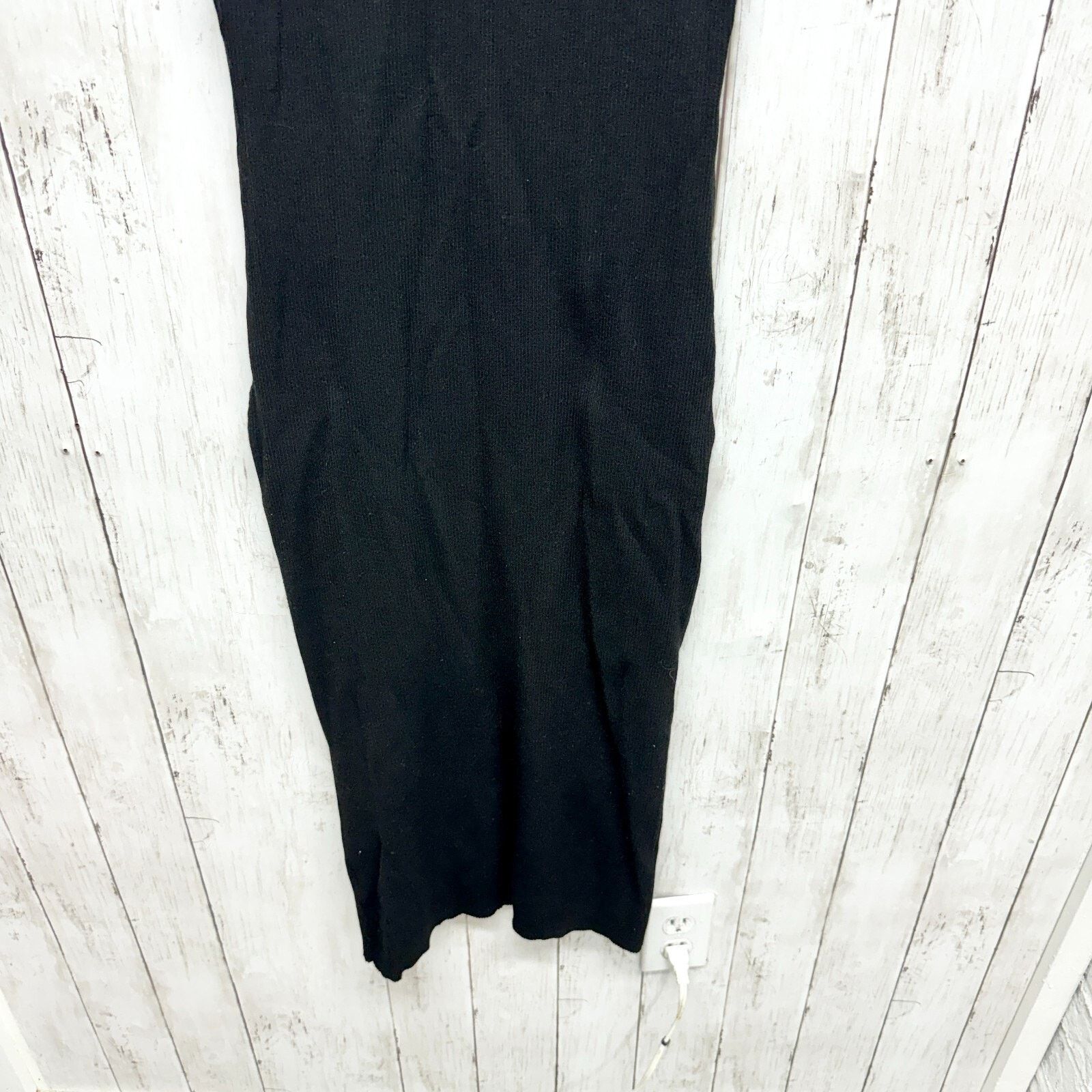 Heartloom Heartloom Dress Medium Black Ribbed Vneck Sleeveless Midi Size M / US 6-8 / IT 42-44 - 11 Thumbnail