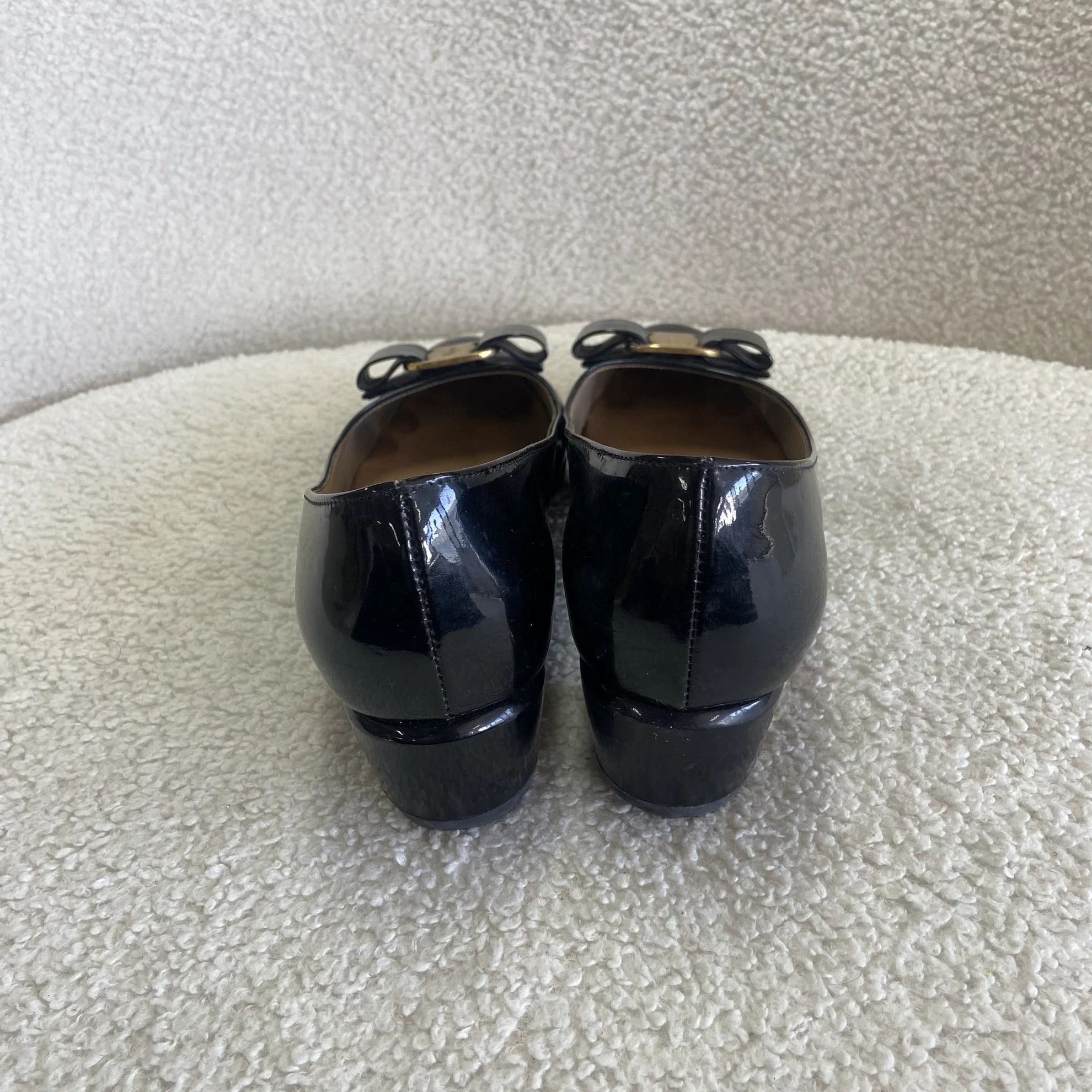Salvatore Ferragamo Ferragamo Black Patent Leather Low-Heel Shoes 37 8014 Size US 6.5 / IT 36.5 - 3 Thumbnail