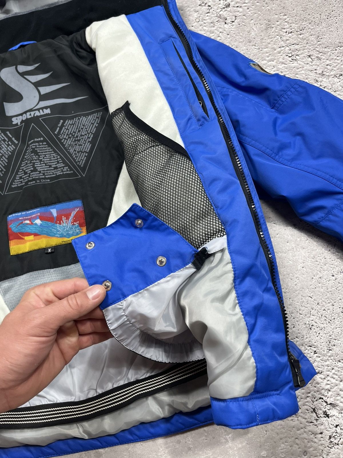 Sportalm Kitzbuhel Sportalm Blue White Ski Jacket M with Belt and Faux Fur Hood Size M / US 6-8 / IT 42-44 - 18 Thumbnail